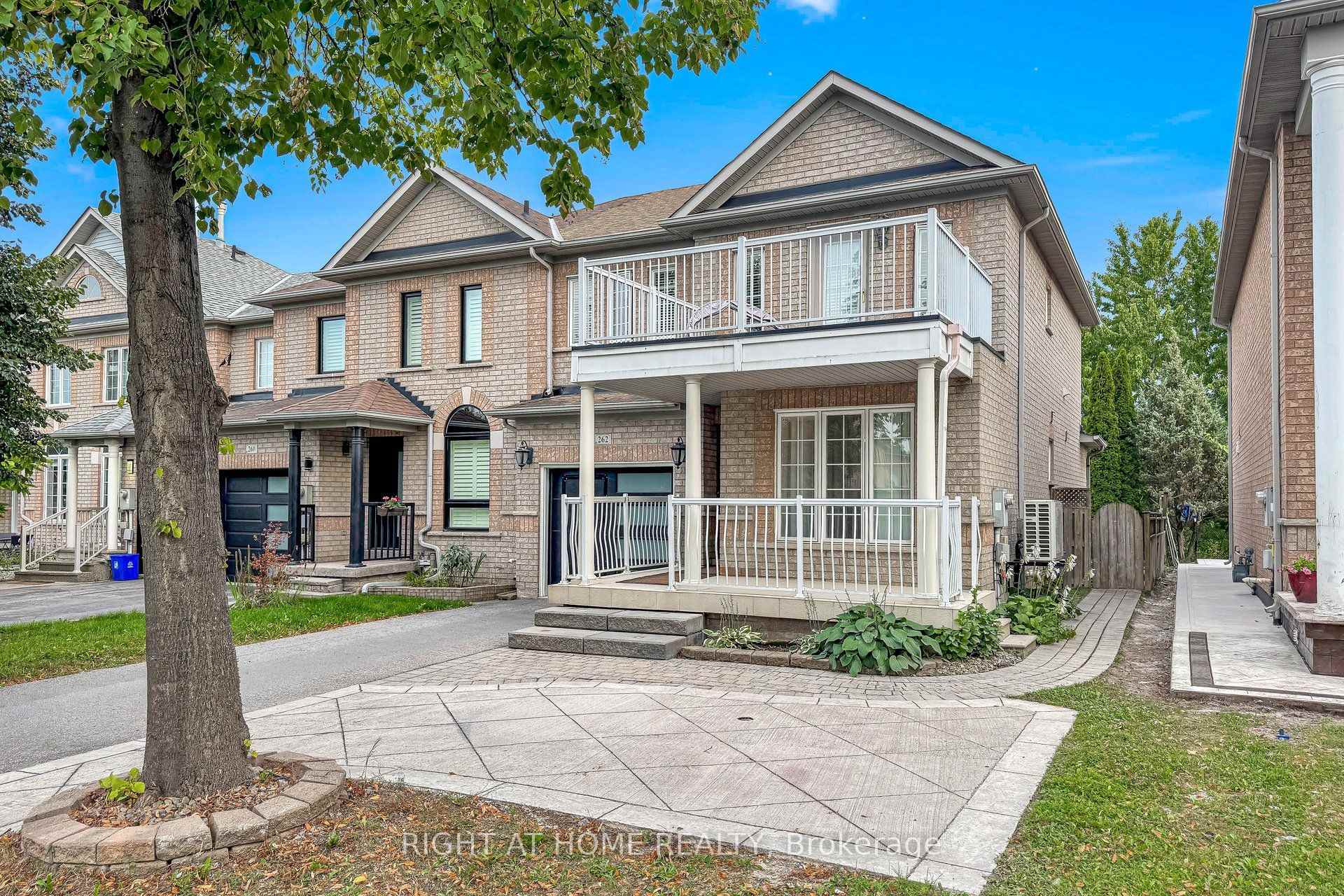 Photo 2 of 262 Wildberry Crescent, Vaughan, Vellore Village — HOMEH
