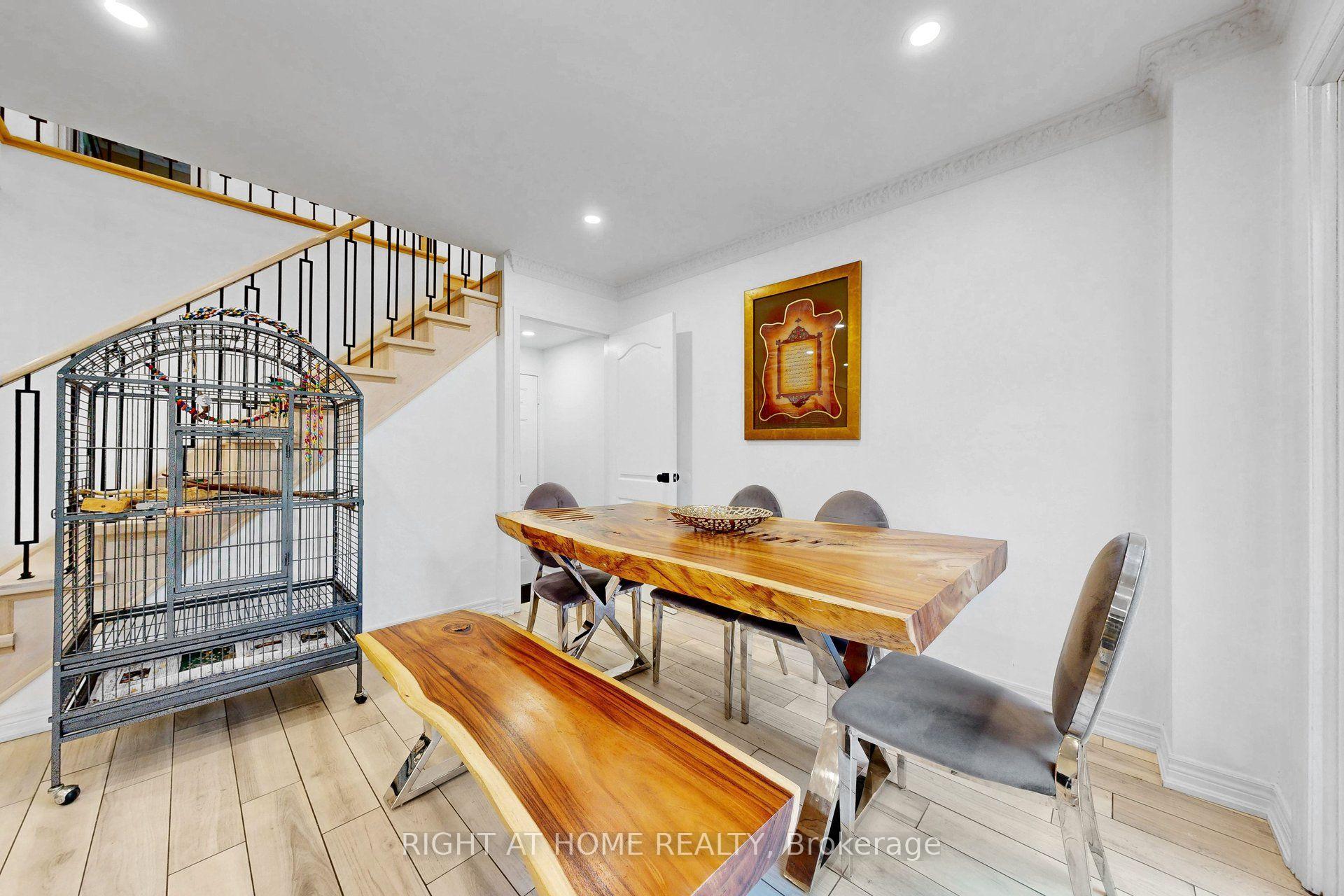 Photo 4 of 262 Wildberry Crescent, Vaughan, Vellore Village — HOMEH