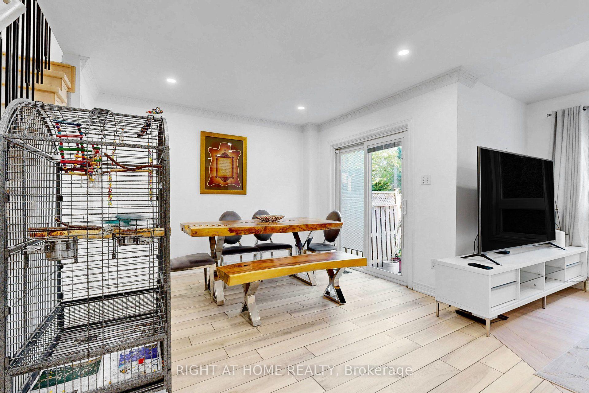 Photo 5 of 262 Wildberry Crescent, Vaughan, Vellore Village — HOMEH