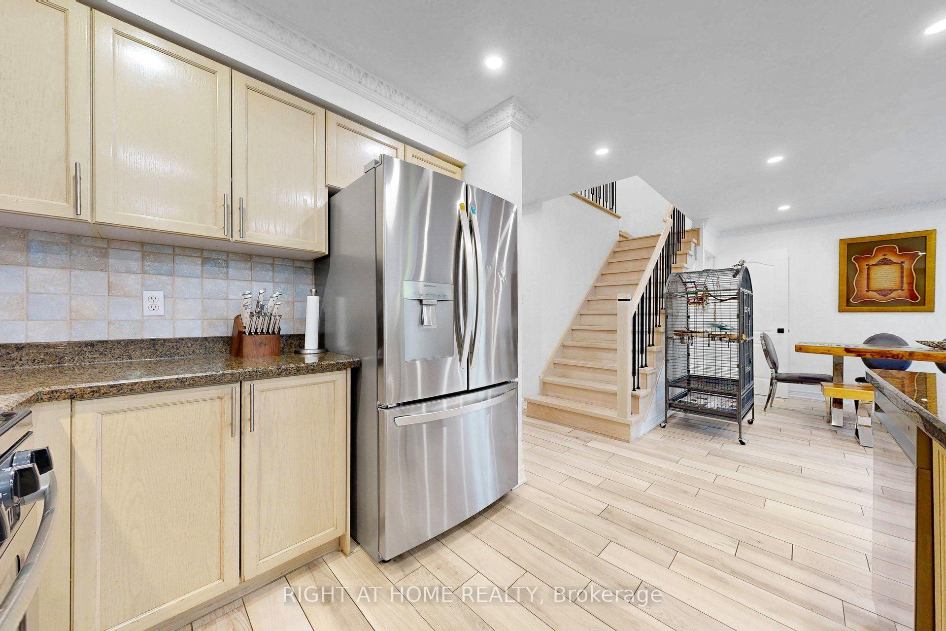 Photo 8 of 262 Wildberry Crescent, Vaughan, Vellore Village — HOMEH