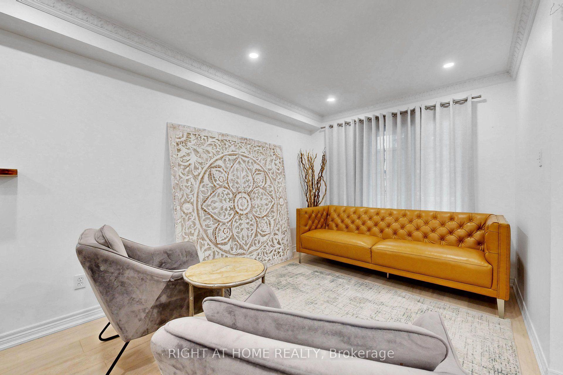 Photo 9 of 262 Wildberry Crescent, Vaughan, Vellore Village — HOMEH