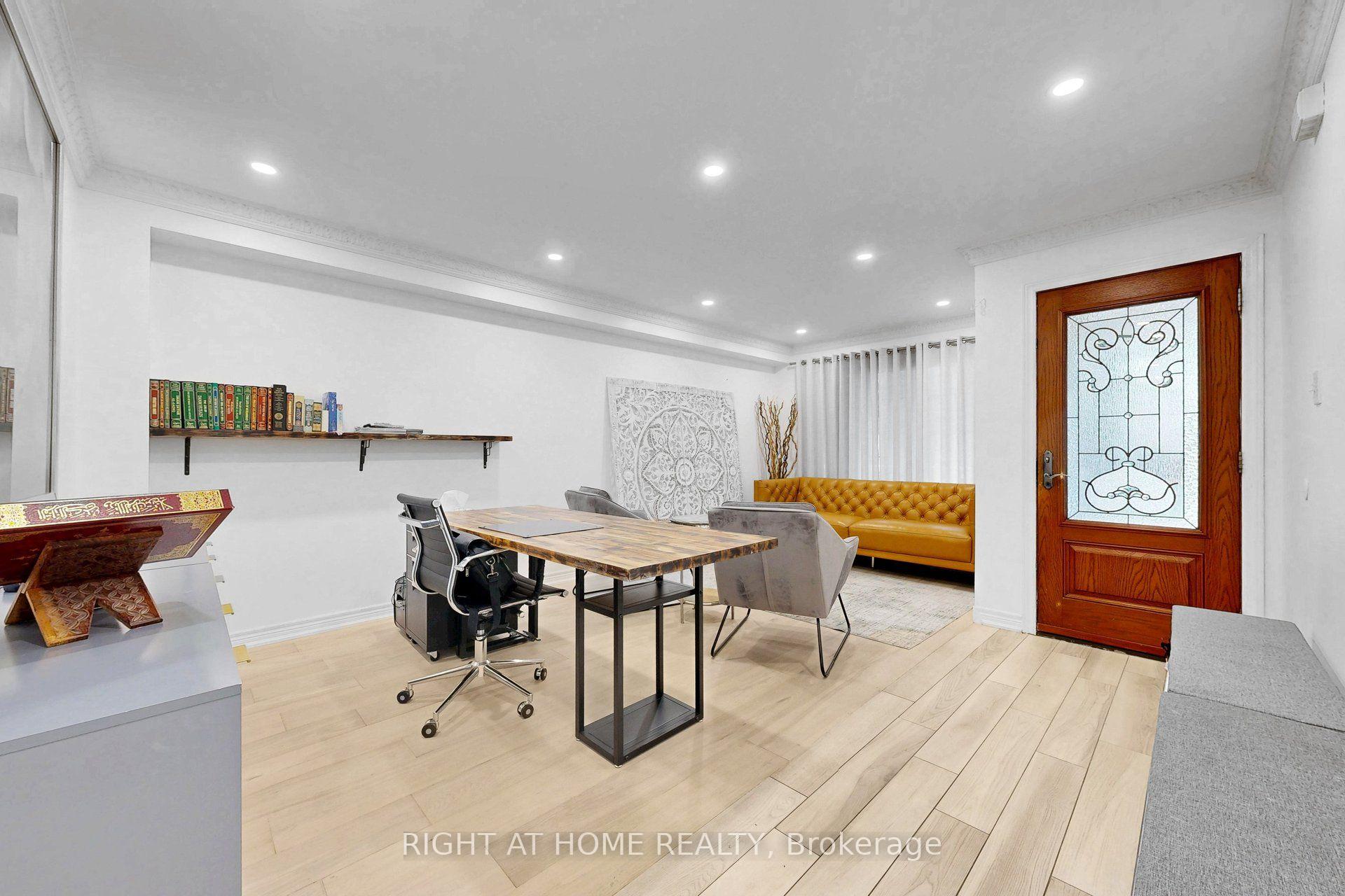 Photo 11 of 262 Wildberry Crescent, Vaughan, Vellore Village — HOMEH