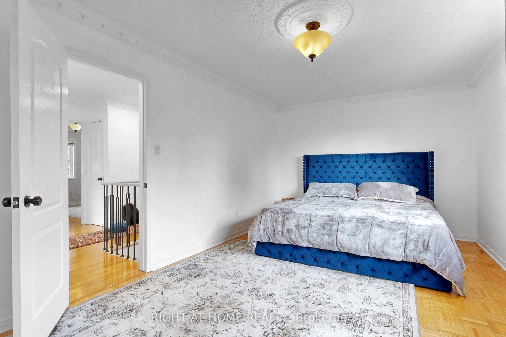 Photo 14 of 262 Wildberry Crescent, Vaughan, Vellore Village — HOMEH