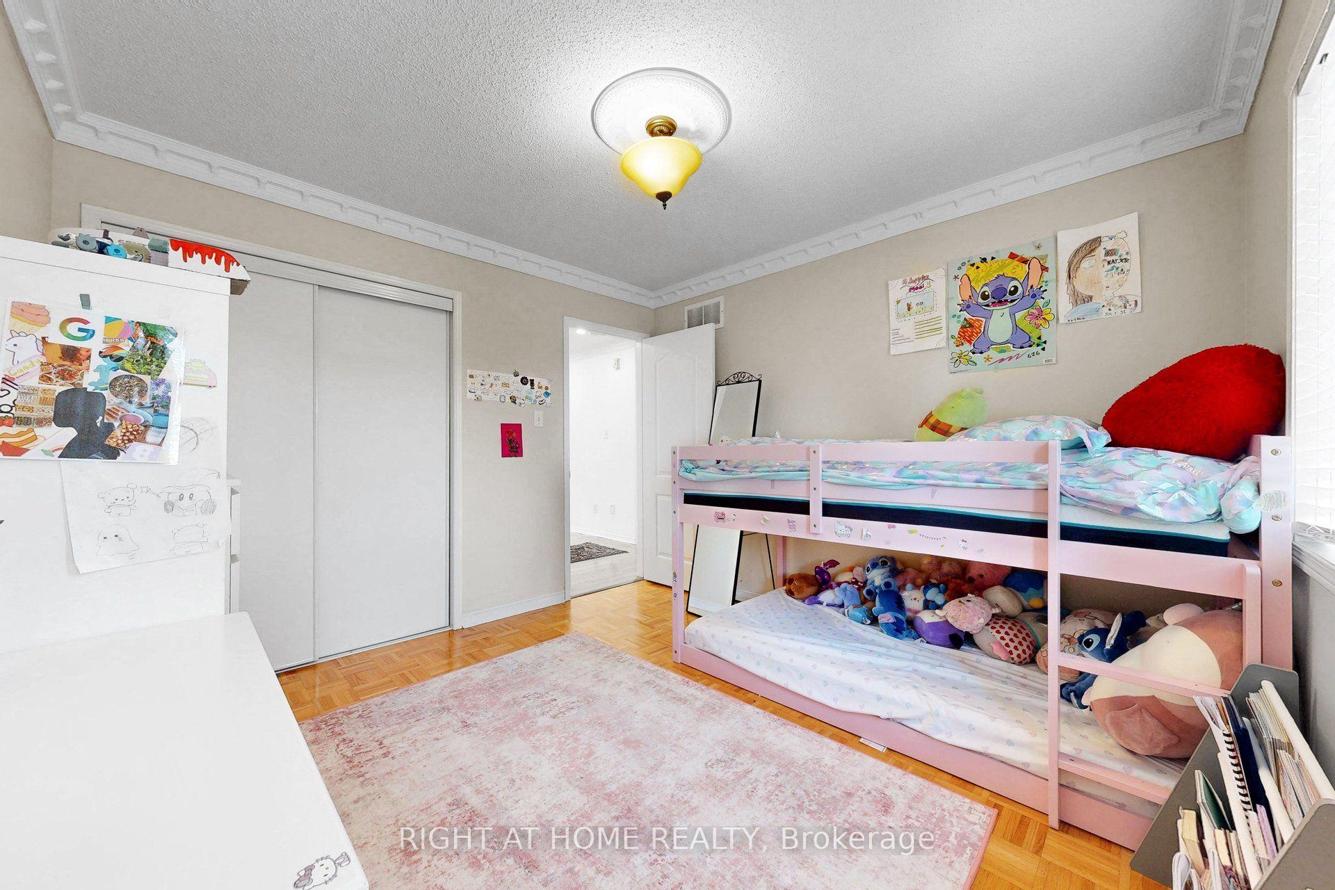 Photo 17 of 262 Wildberry Crescent, Vaughan, Vellore Village — HOMEH