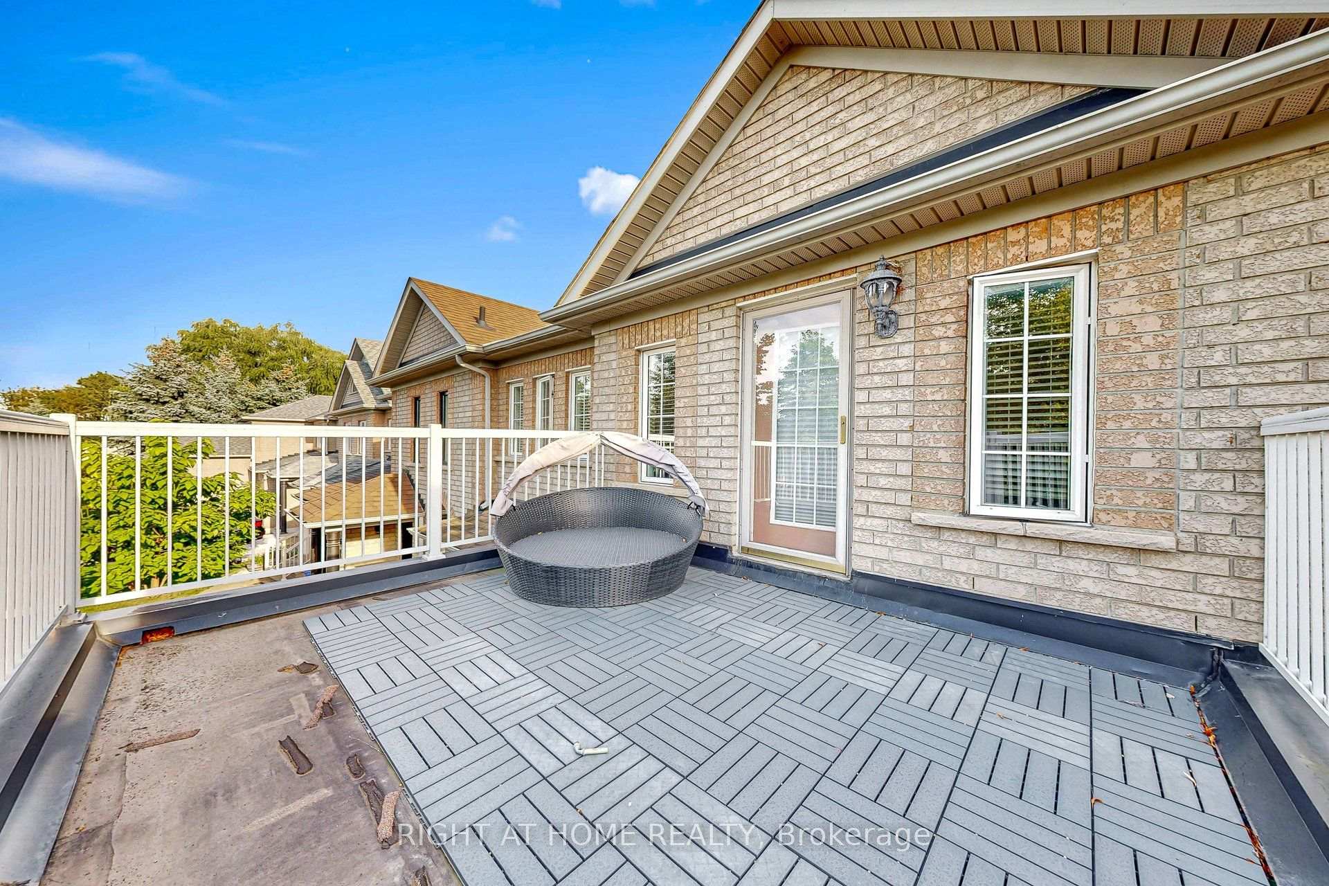 Photo 22 of 262 Wildberry Crescent, Vaughan, Vellore Village — HOMEH