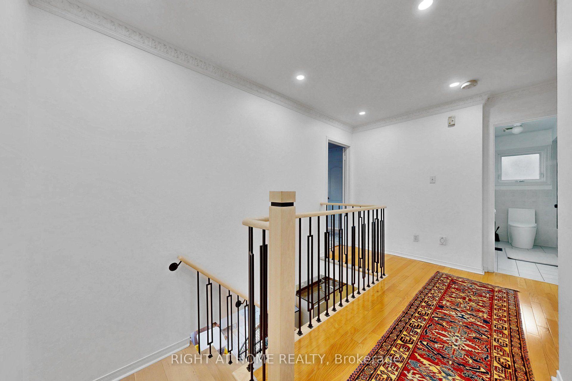 Photo 24 of 262 Wildberry Crescent, Vaughan, Vellore Village — HOMEH