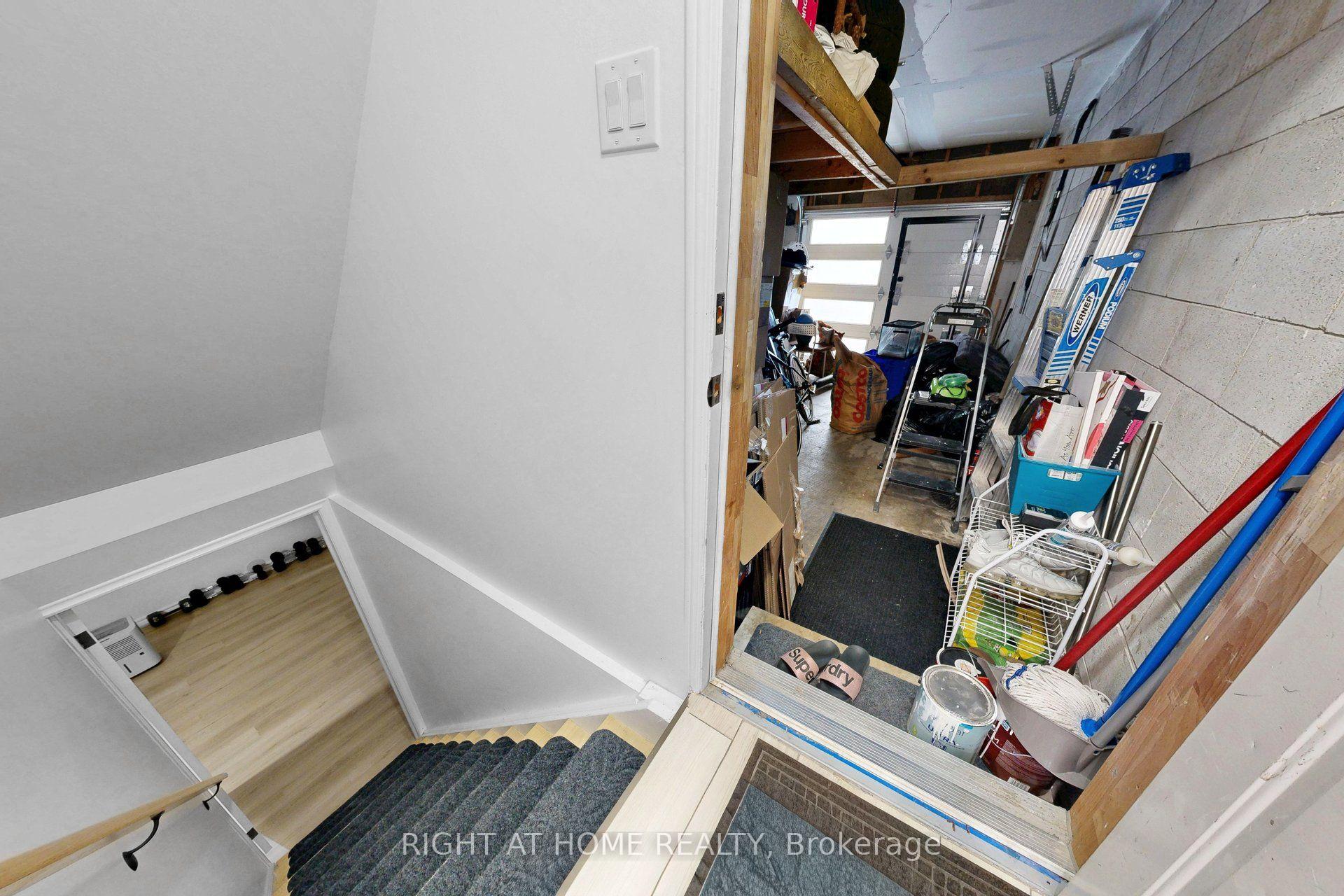 Photo 25 of 262 Wildberry Crescent, Vaughan, Vellore Village — HOMEH