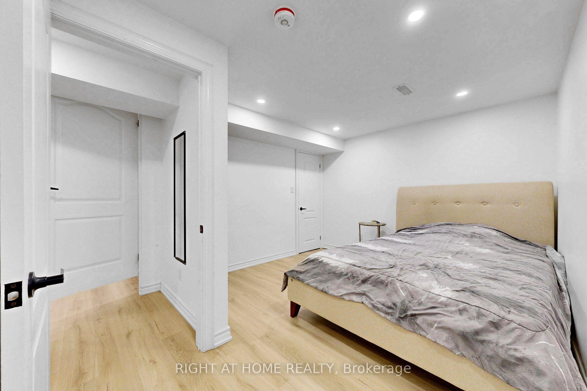 Photo 29 of 262 Wildberry Crescent, Vaughan, Vellore Village — HOMEH