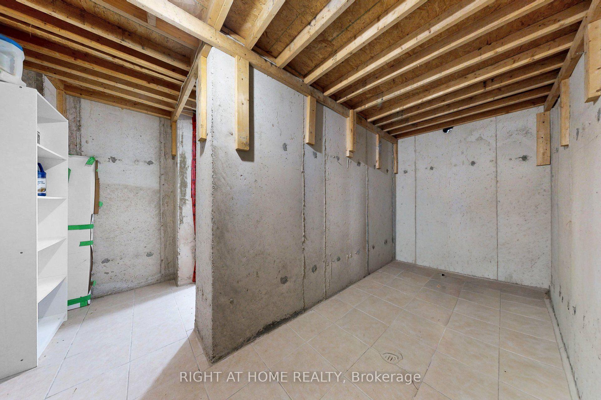Photo 35 of 262 Wildberry Crescent, Vaughan, Vellore Village — HOMEH