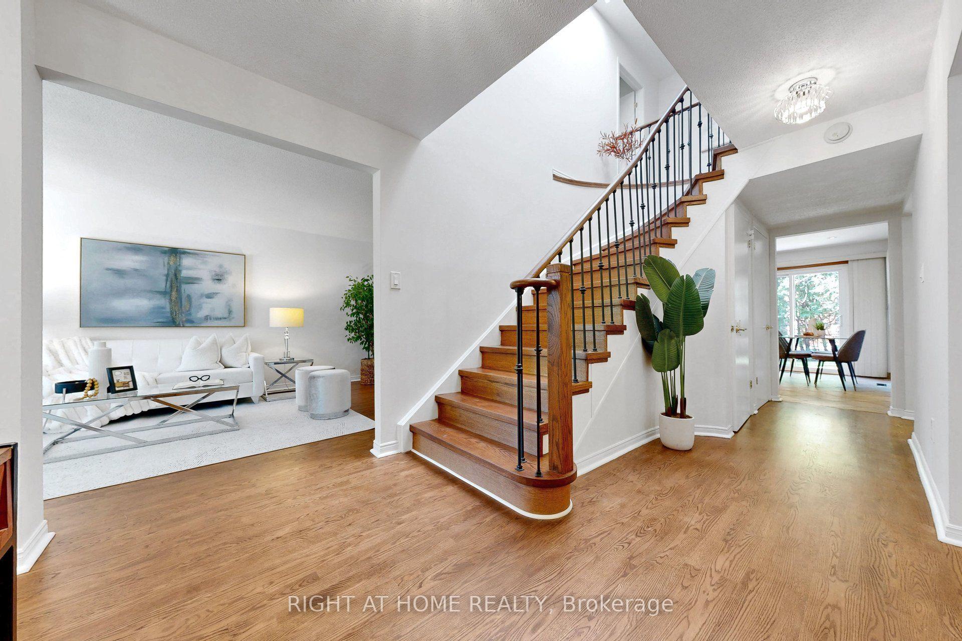 Photo 3 of 30 Abraham Avenue, Markham, Aileen-Willowbrook — HOMEH