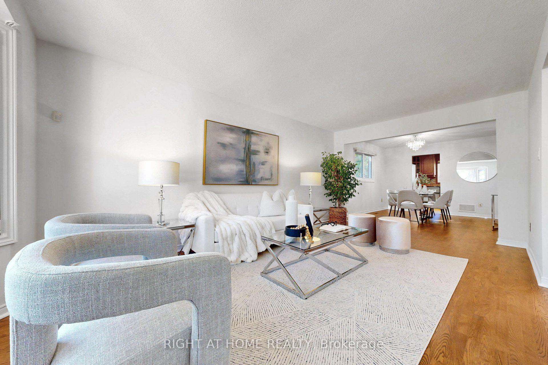 Photo 5 of 30 Abraham Avenue, Markham, Aileen-Willowbrook — HOMEH