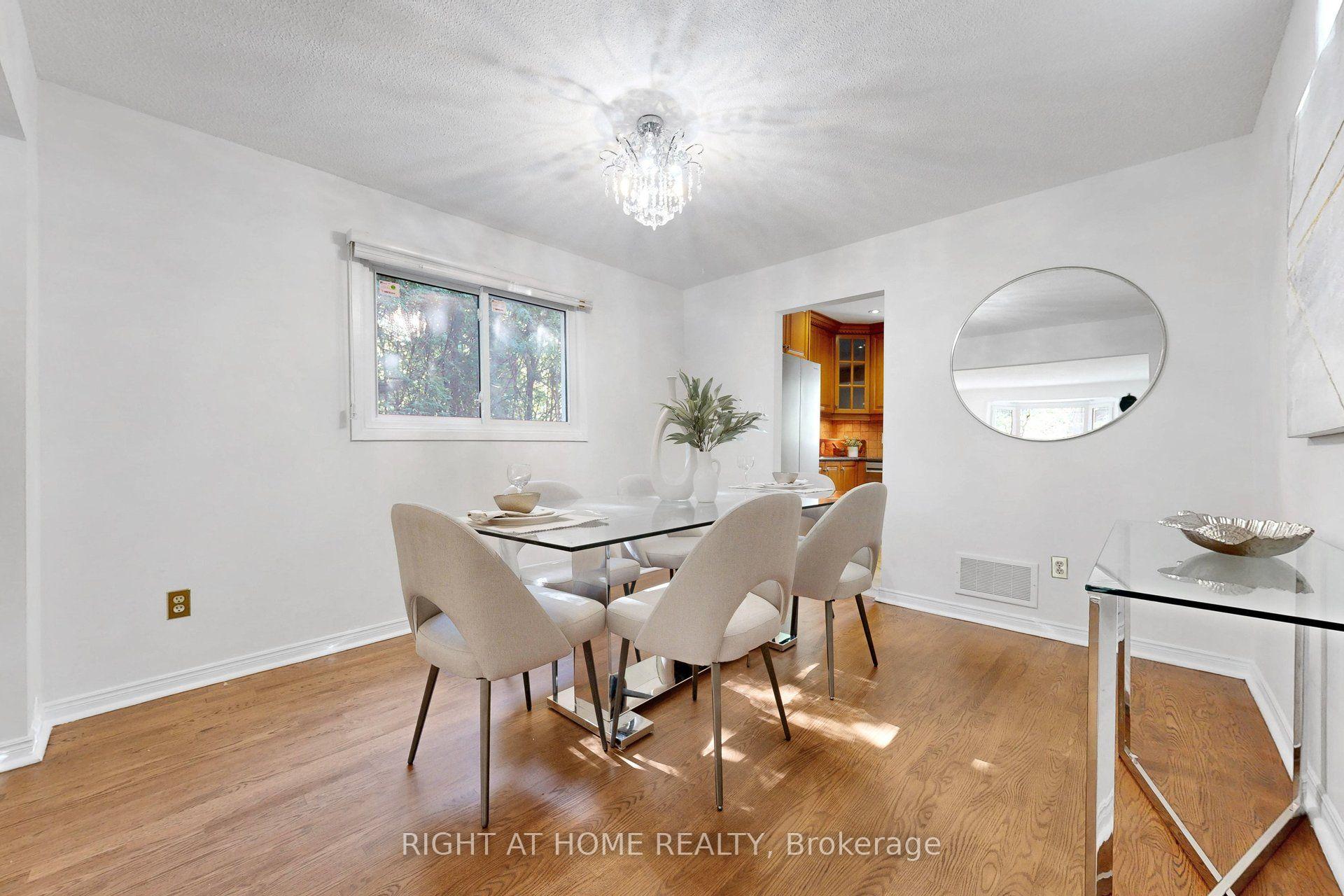 Photo 6 of 30 Abraham Avenue, Markham, Aileen-Willowbrook — HOMEH