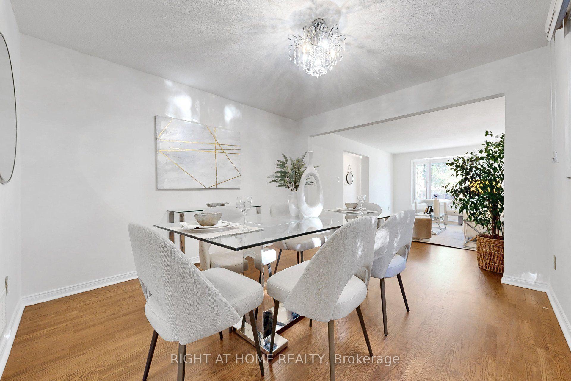 Photo 7 of 30 Abraham Avenue, Markham, Aileen-Willowbrook — HOMEH