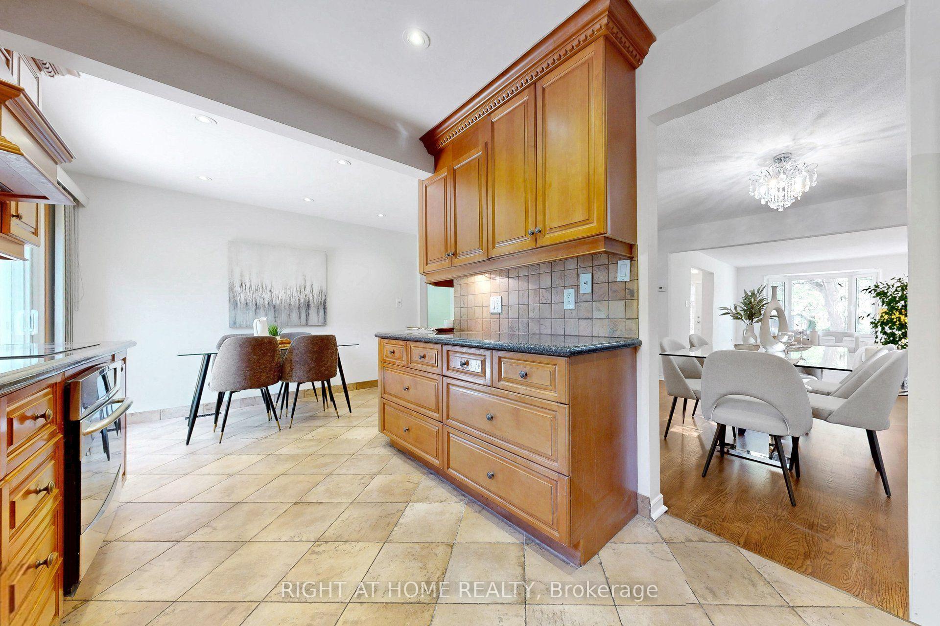 Photo 12 of 30 Abraham Avenue, Markham, Aileen-Willowbrook — HOMEH