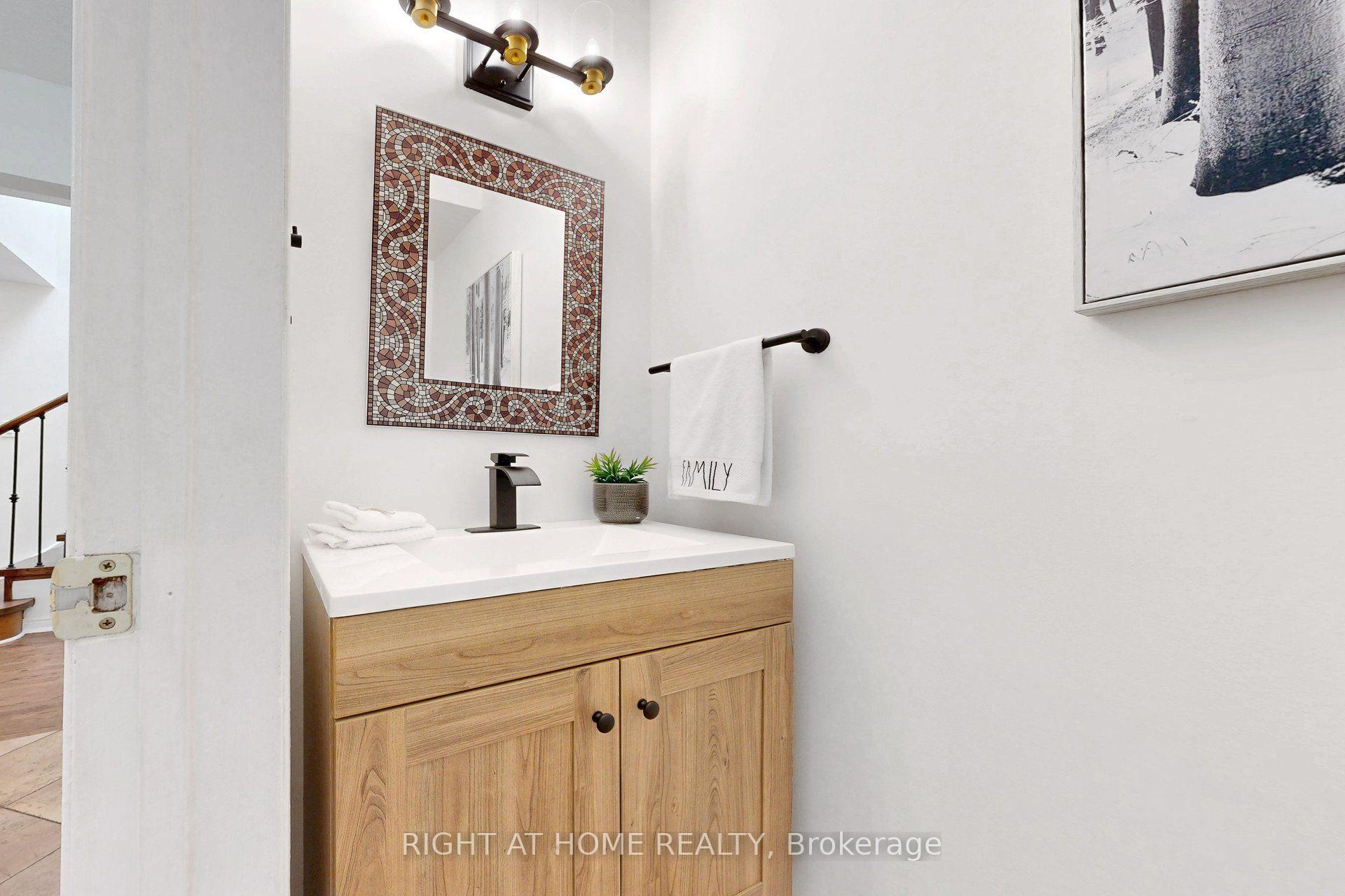 Photo 17 of 30 Abraham Avenue, Markham, Aileen-Willowbrook — HOMEH