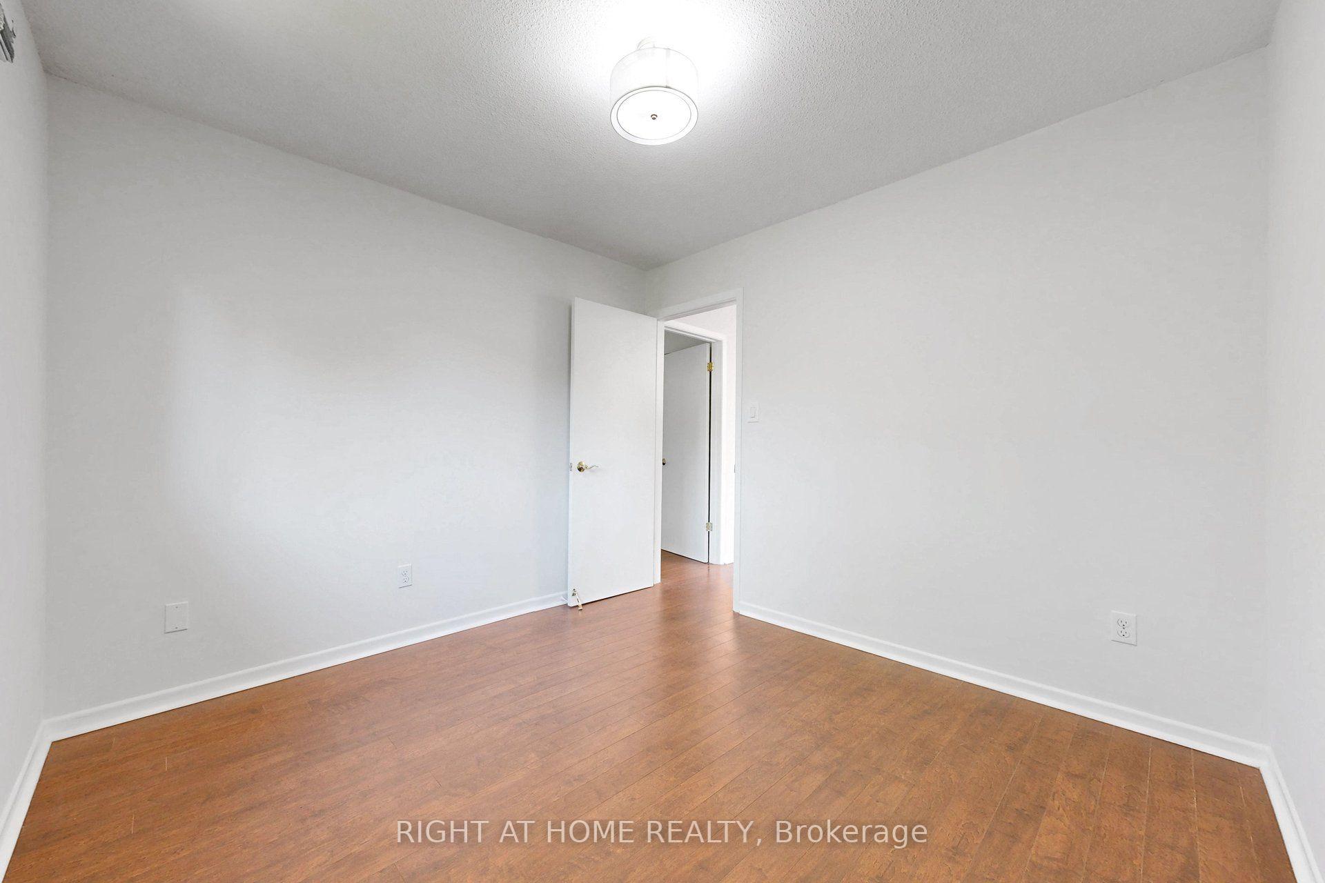 Photo 31 of 30 Abraham Avenue, Markham, Aileen-Willowbrook — HOMEH