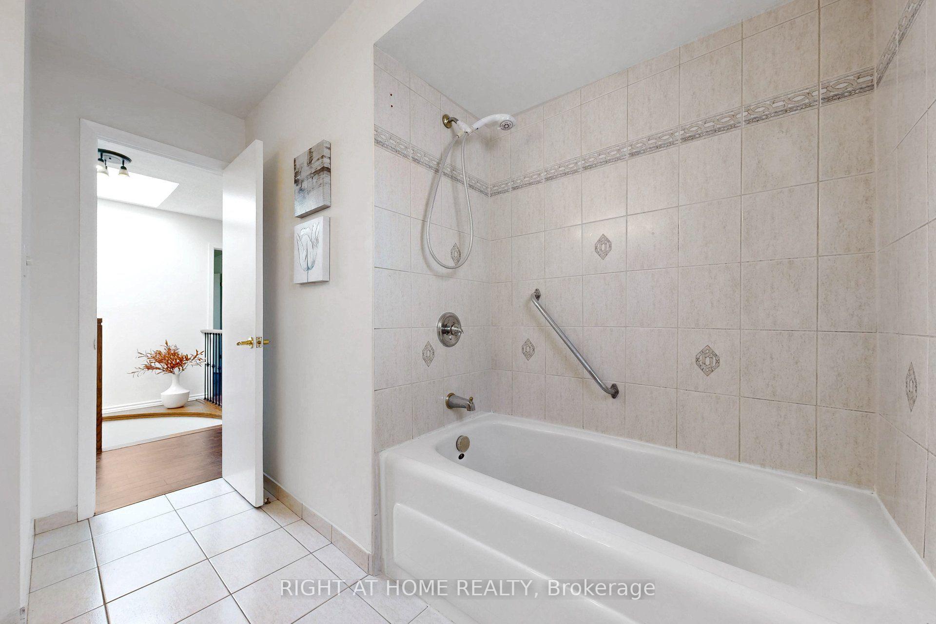 Photo 33 of 30 Abraham Avenue, Markham, Aileen-Willowbrook — HOMEH
