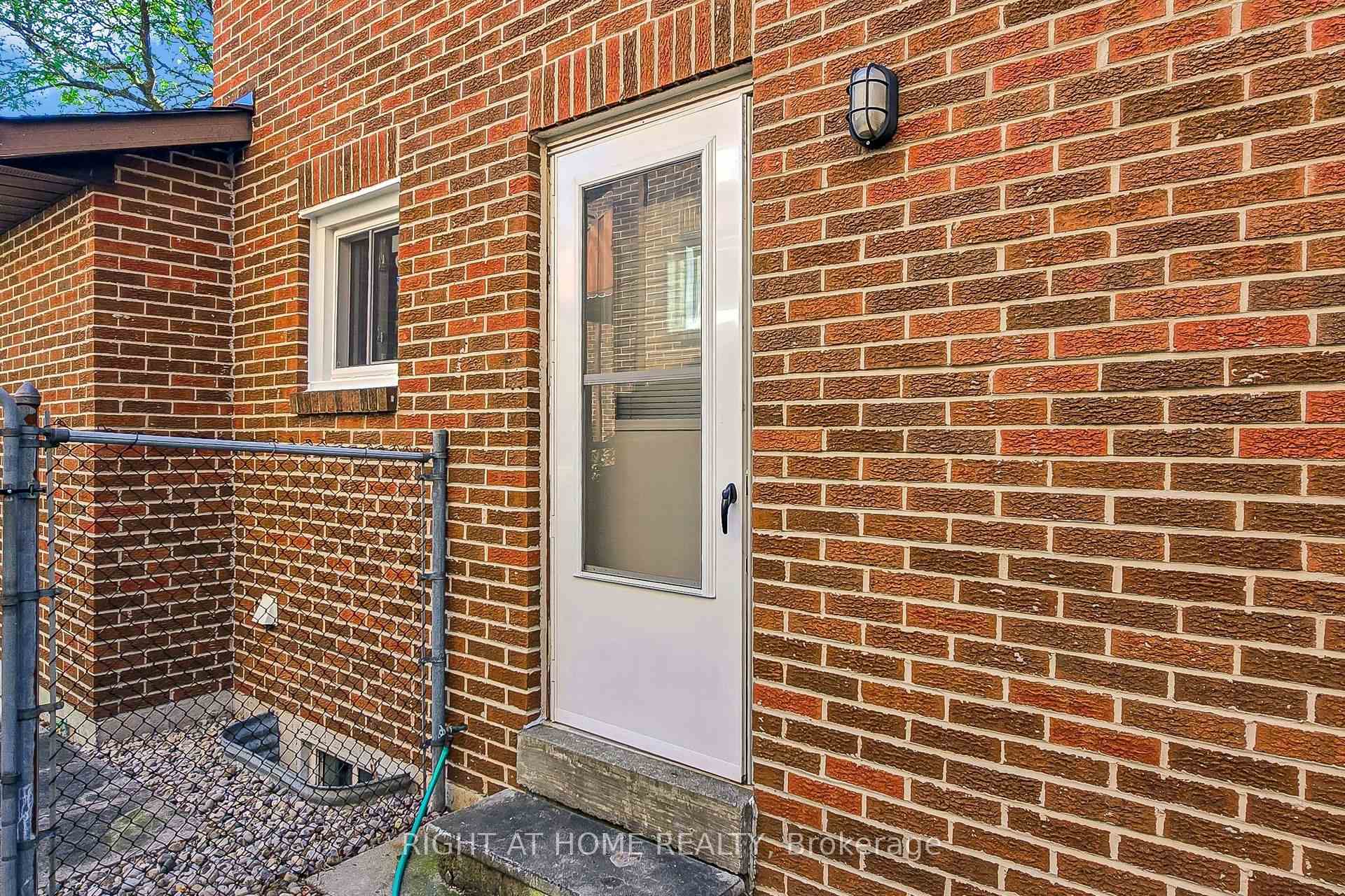 Photo 41 of 30 Abraham Avenue, Markham, Aileen-Willowbrook — HOMEH