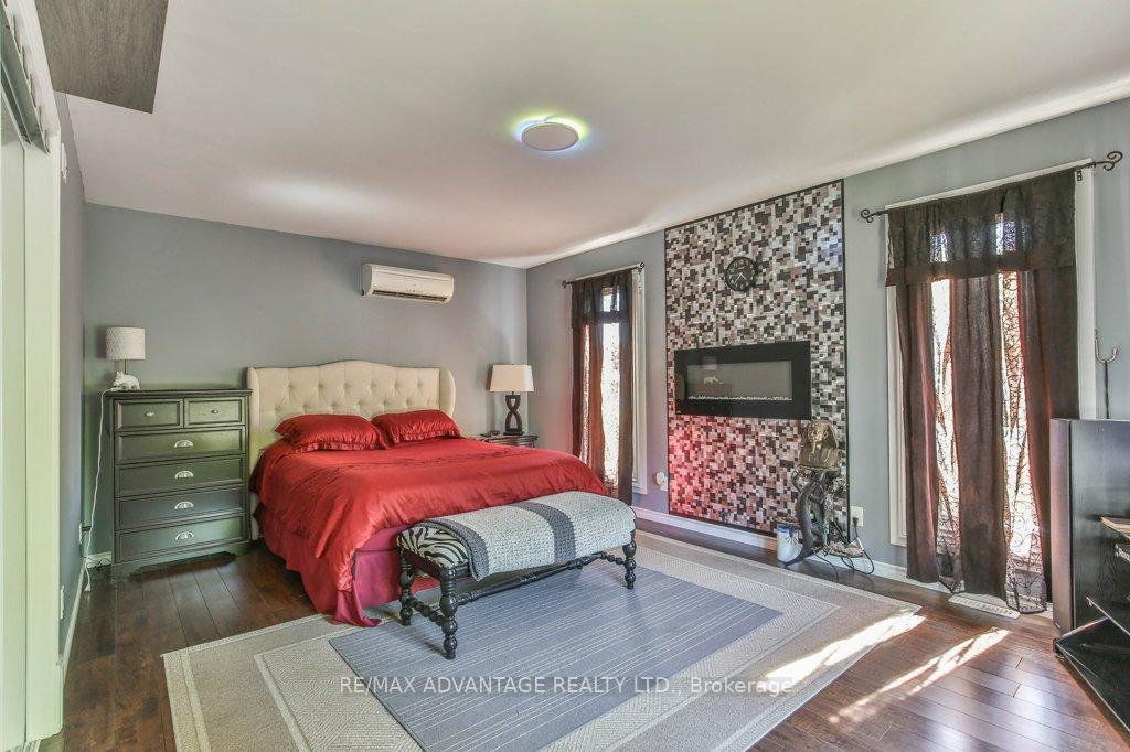 Photo 15 of 148 Sanders Street, London, East M — HOMEH
