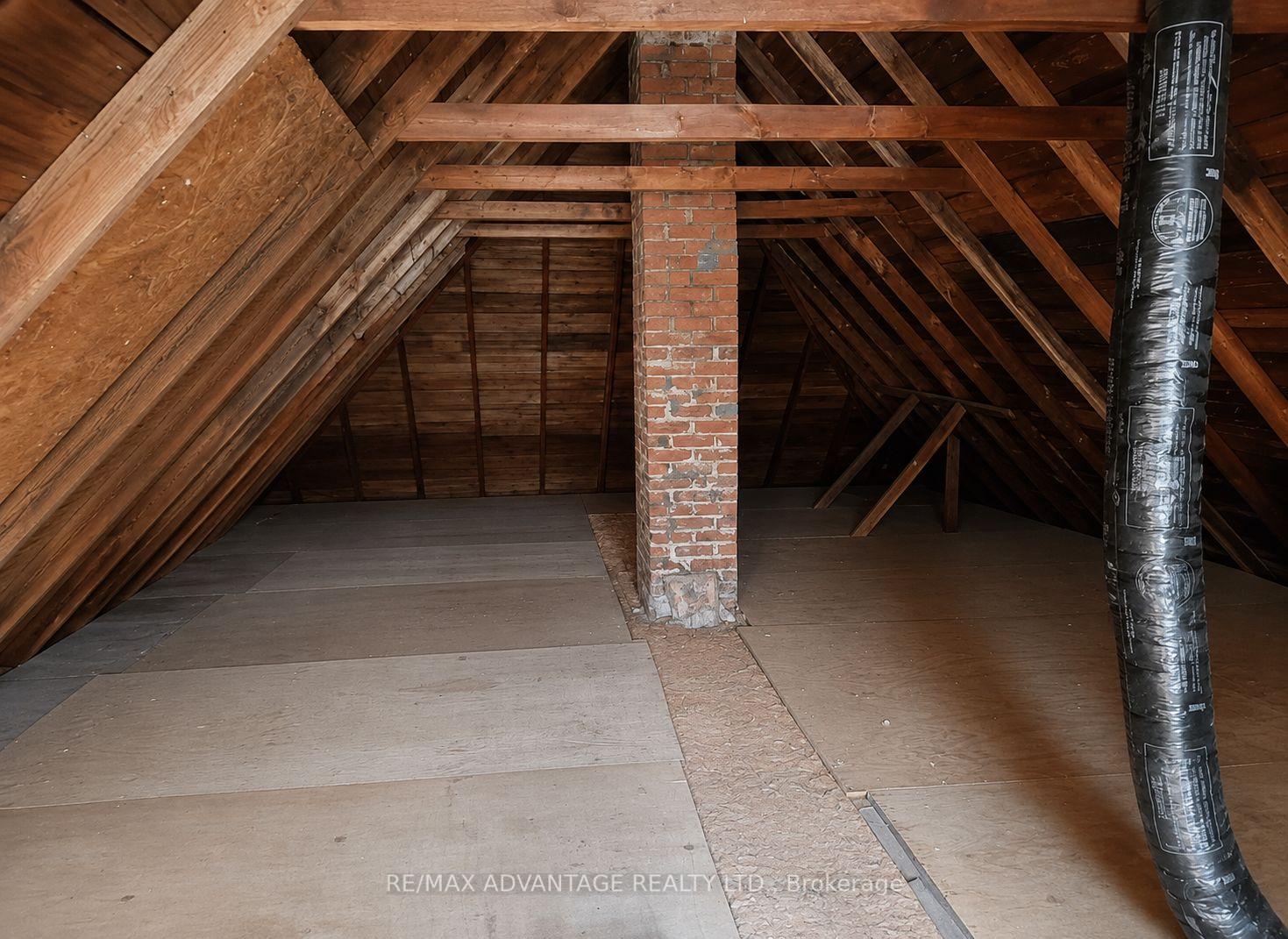 Photo 38 of 148 Sanders Street, London, East M — HOMEH