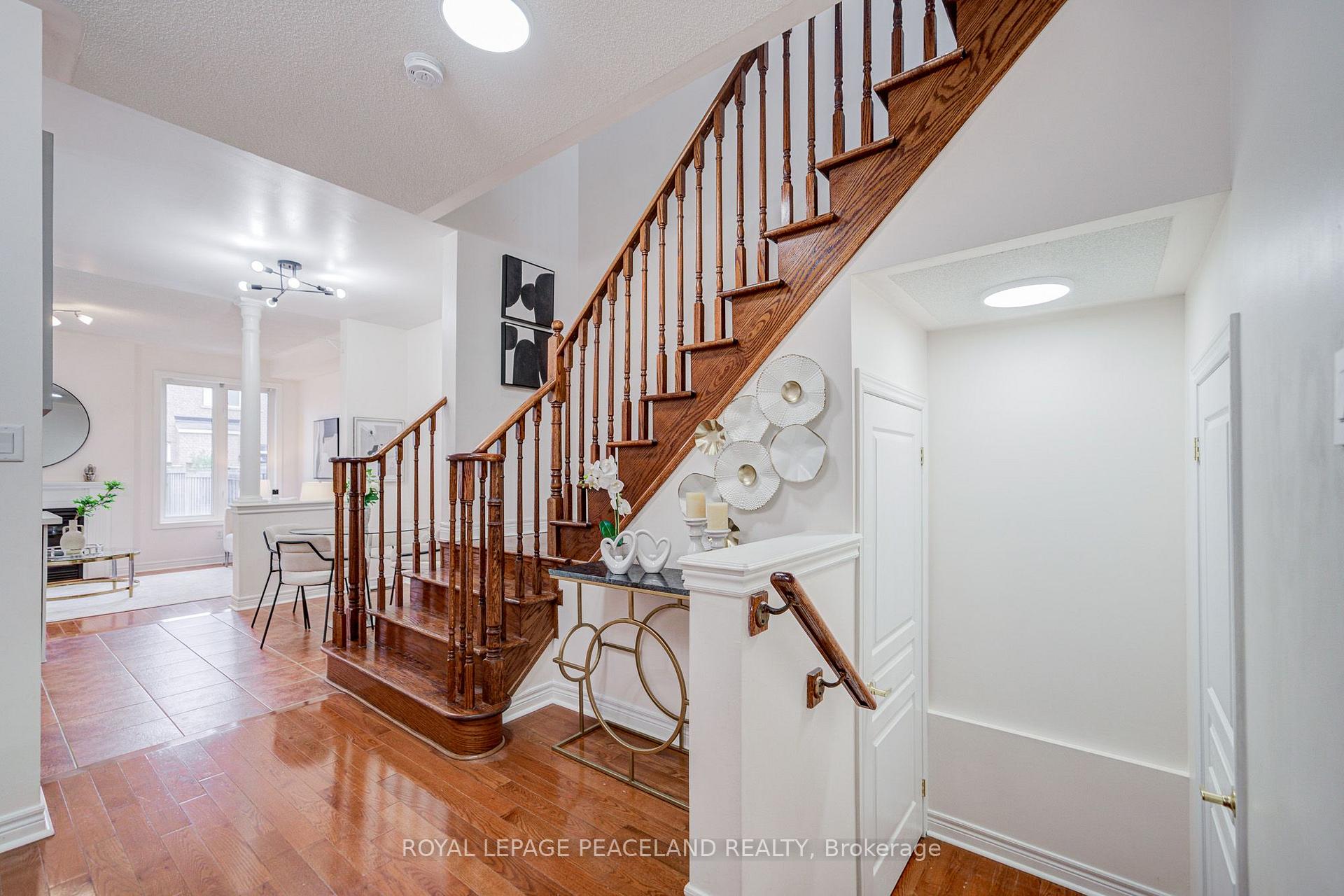 Photo 2 of 3074 Doyle Street, Mississauga, Churchill Meadows — HOMEH