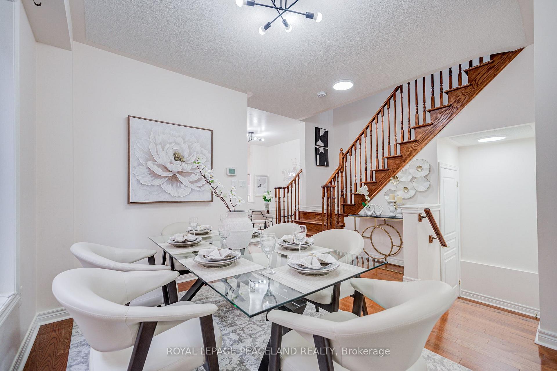 Photo 3 of 3074 Doyle Street, Mississauga, Churchill Meadows — HOMEH