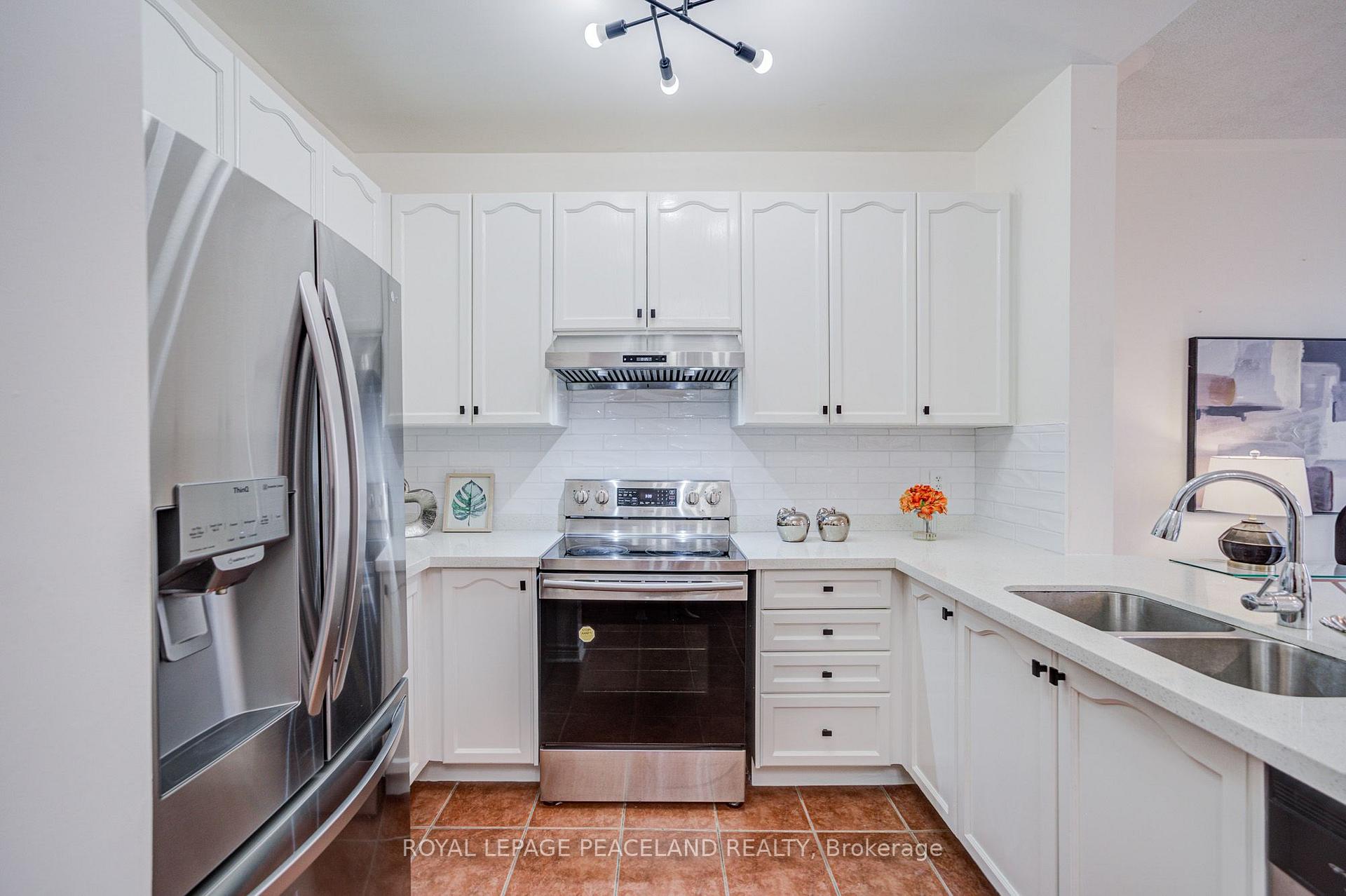 Photo 7 of 3074 Doyle Street, Mississauga, Churchill Meadows — HOMEH