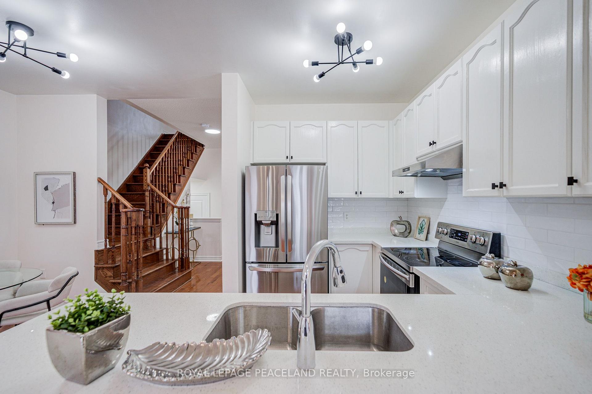 Photo 8 of 3074 Doyle Street, Mississauga, Churchill Meadows — HOMEH