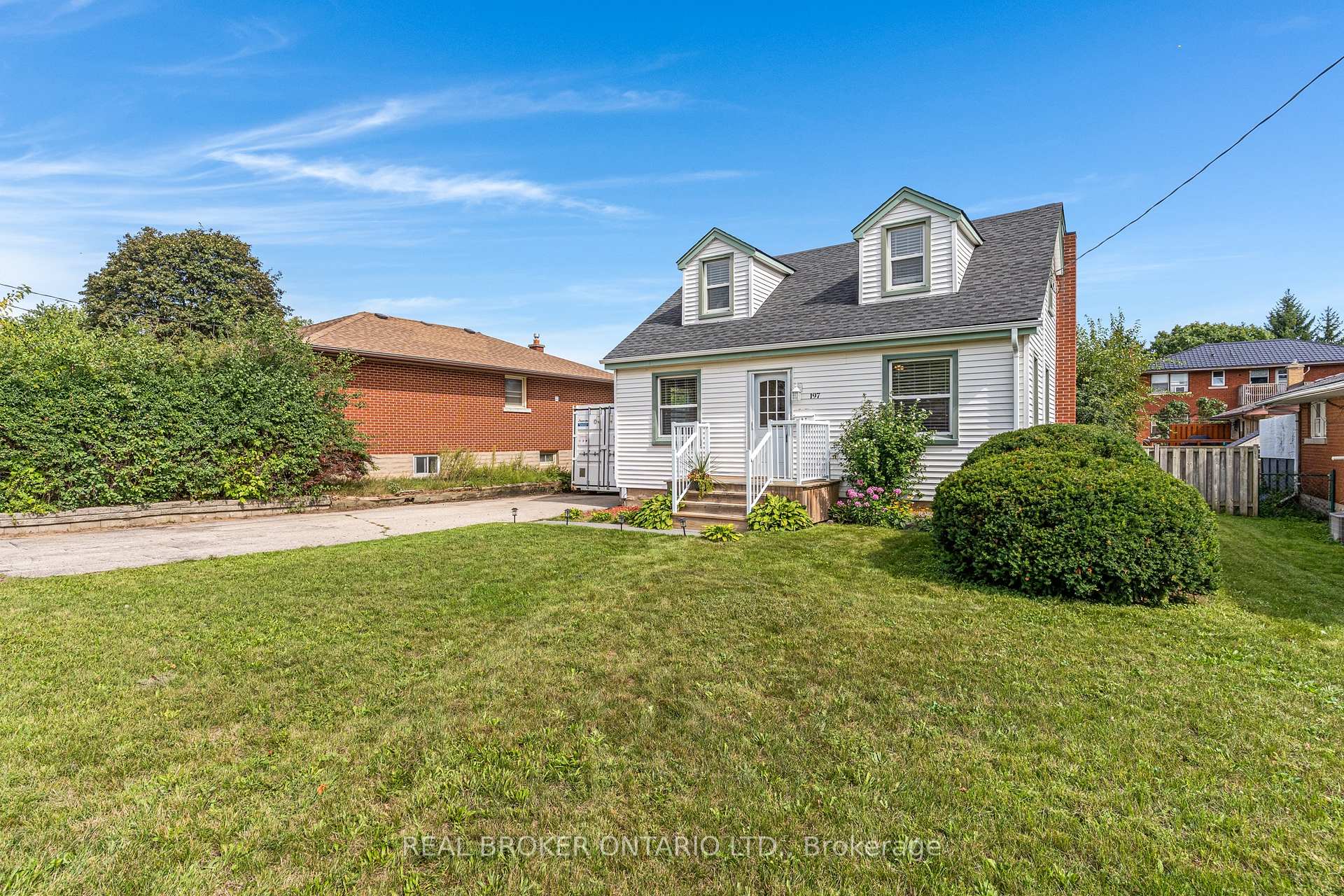Photo 2 of 197 Ninth Avenue, Kitchener, Vanier - Kitchener — HOMEH