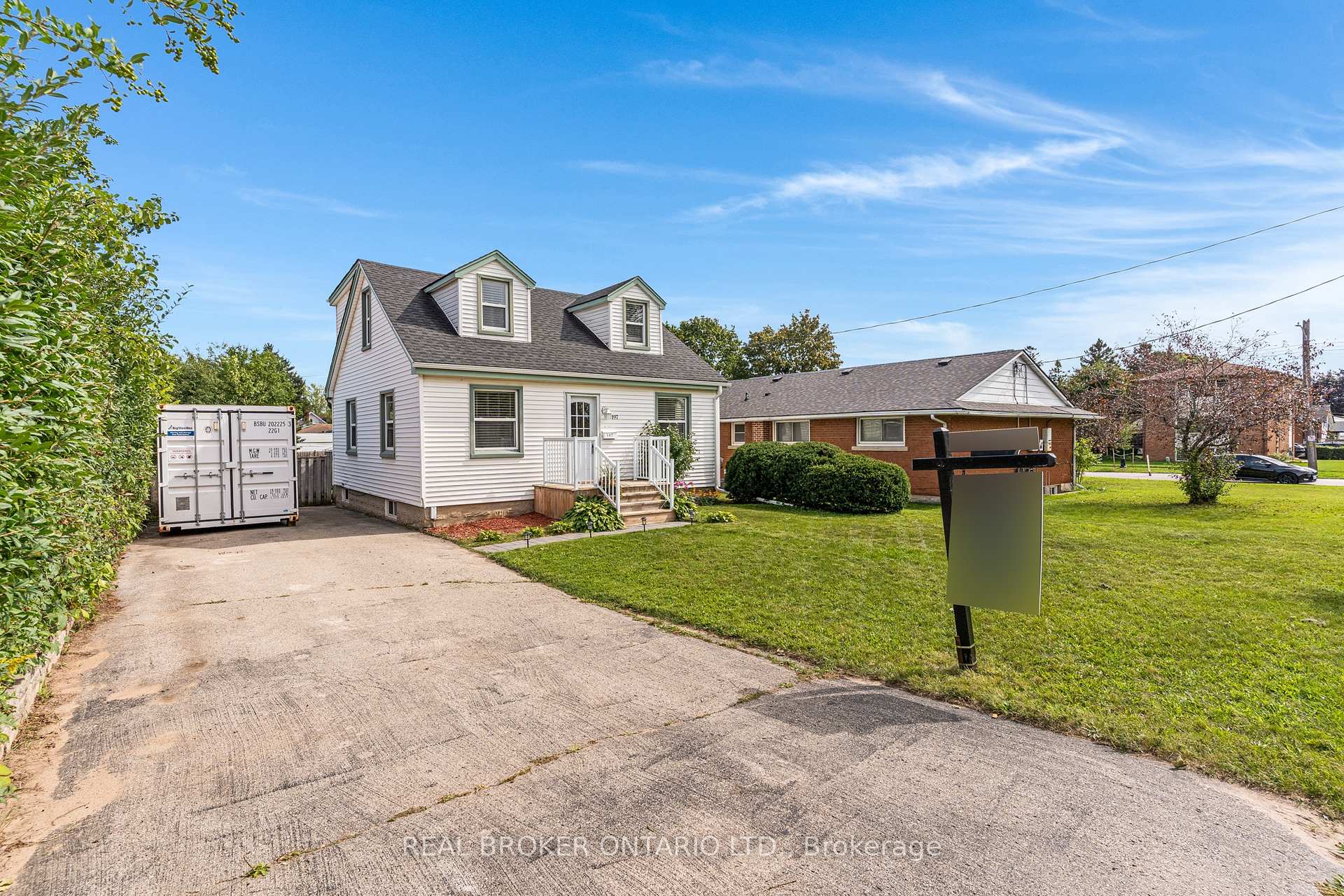 Photo 3 of 197 Ninth Avenue, Kitchener, Vanier - Kitchener — HOMEH