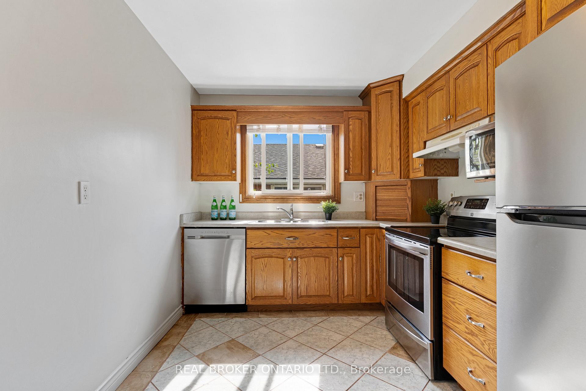 Photo 15 of 197 Ninth Avenue, Kitchener, Vanier - Kitchener — HOMEH
