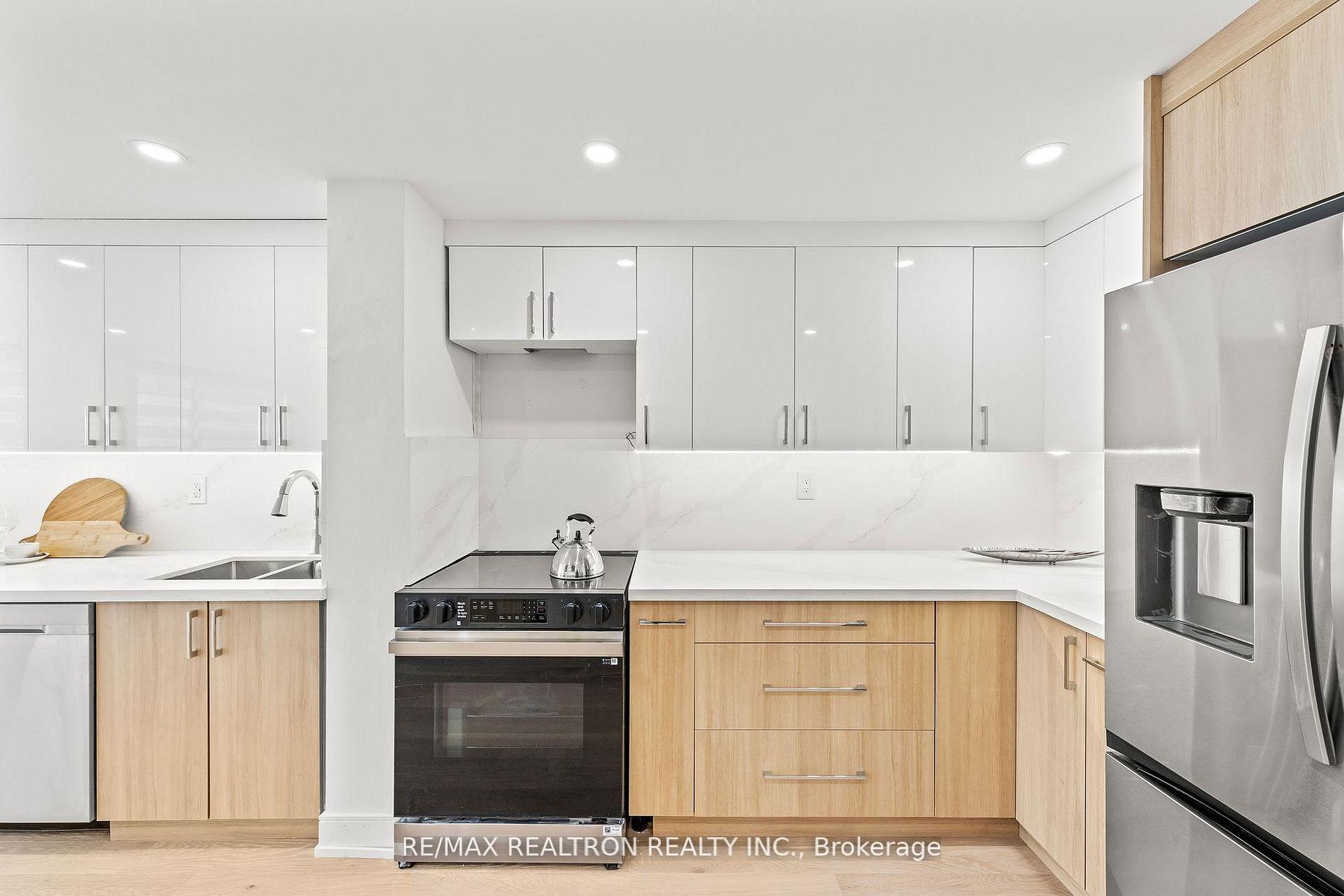 Photo 11 of Unit 210, 7300 Yonge Street, Vaughan, Crestwood-Springfarm-Yorkhill — HOMEH