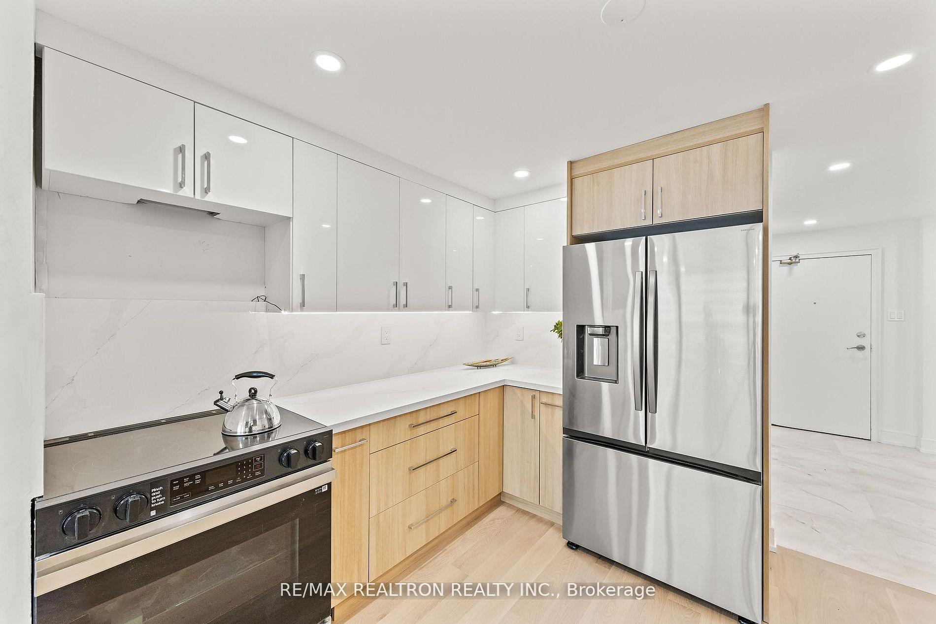 Photo 14 of Unit 210, 7300 Yonge Street, Vaughan, Crestwood-Springfarm-Yorkhill — HOMEH