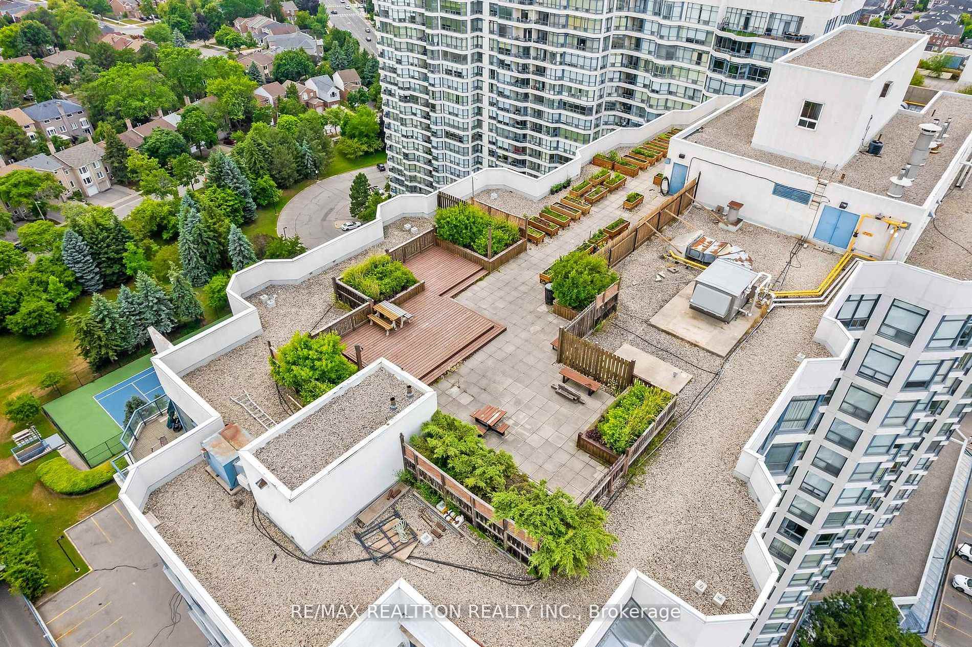 Photo 37 of Unit 210, 7300 Yonge Street, Vaughan, Crestwood-Springfarm-Yorkhill — HOMEH