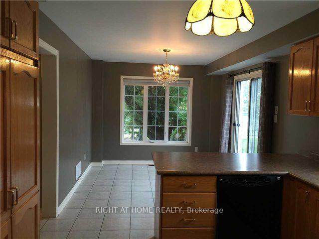 Photo 5 of 2 Silver Linden Drive, Richmond Hill, Langstaff — HOMEH