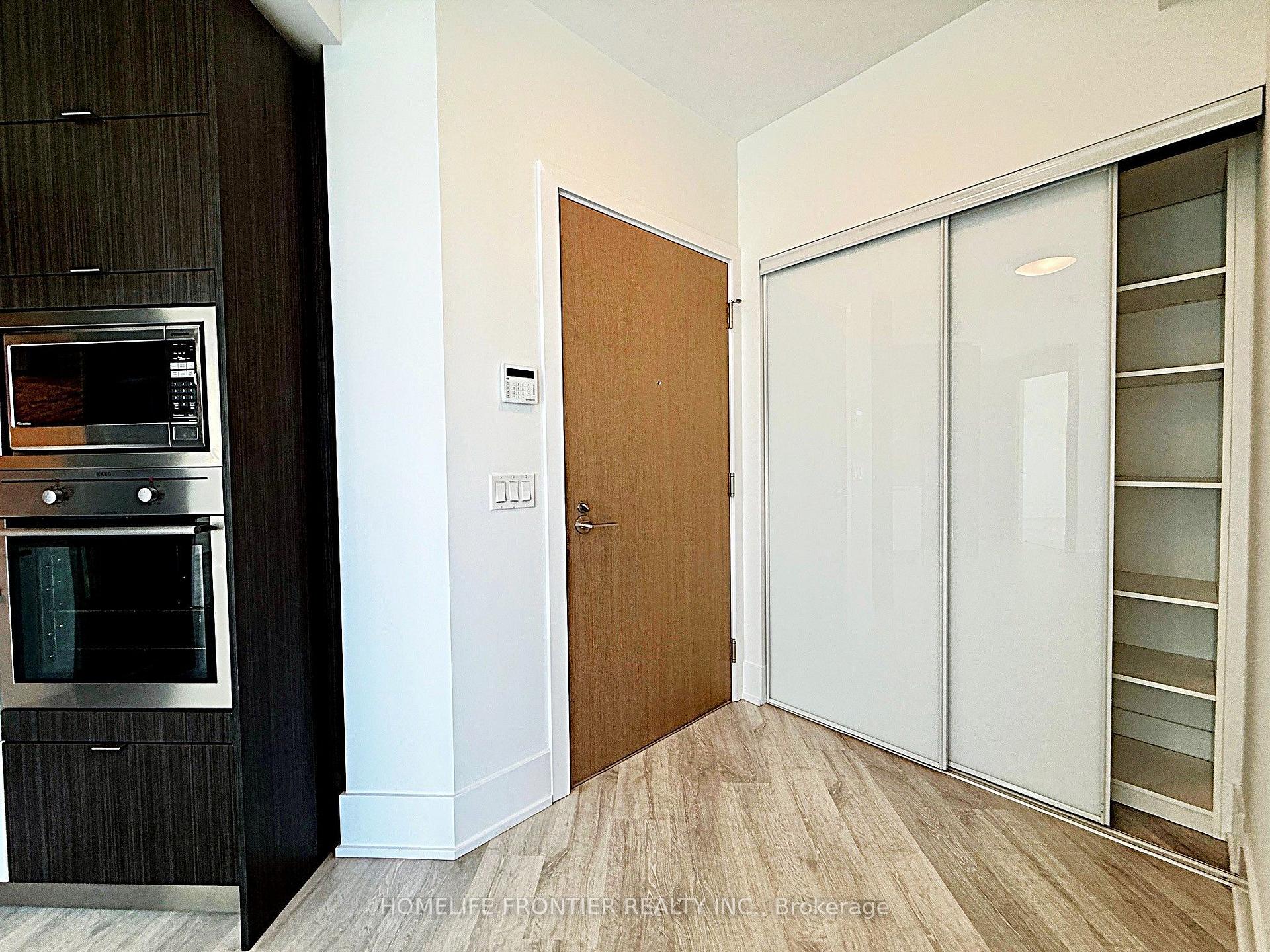 Photo 7 of Unit 811, 1 Edgewater Drive, Toronto, Waterfront Communities — HOMEH