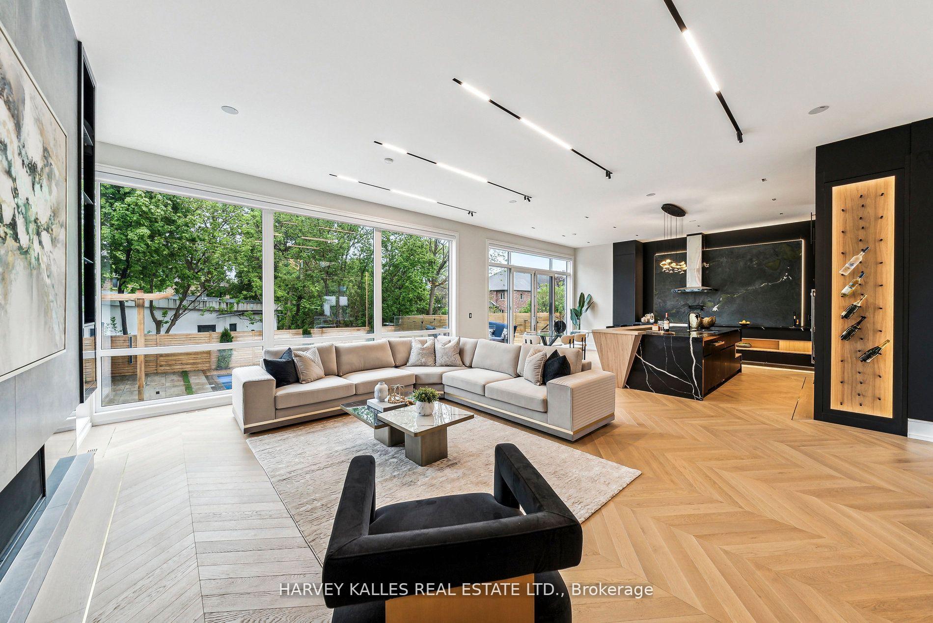 Photo 4 of 139 Newton Drive, North York, Willowdale East — HOMEH