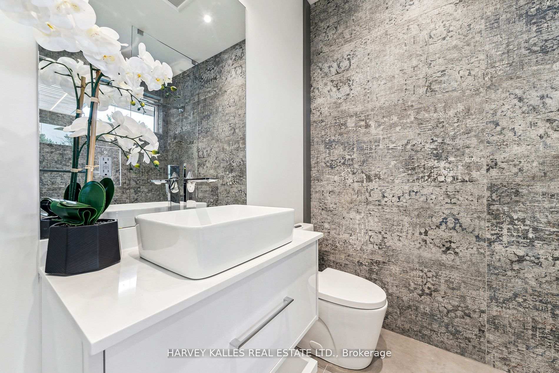Photo 15 of 139 Newton Drive, North York, Willowdale East — HOMEH