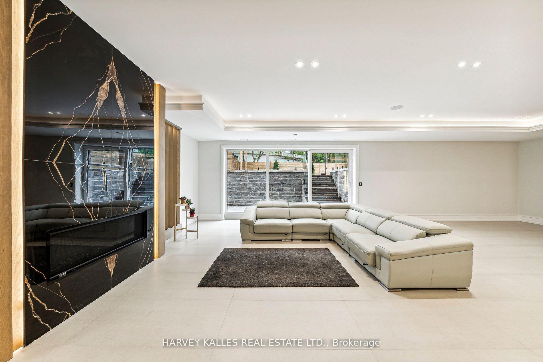 Photo 25 of 139 Newton Drive, North York, Willowdale East — HOMEH