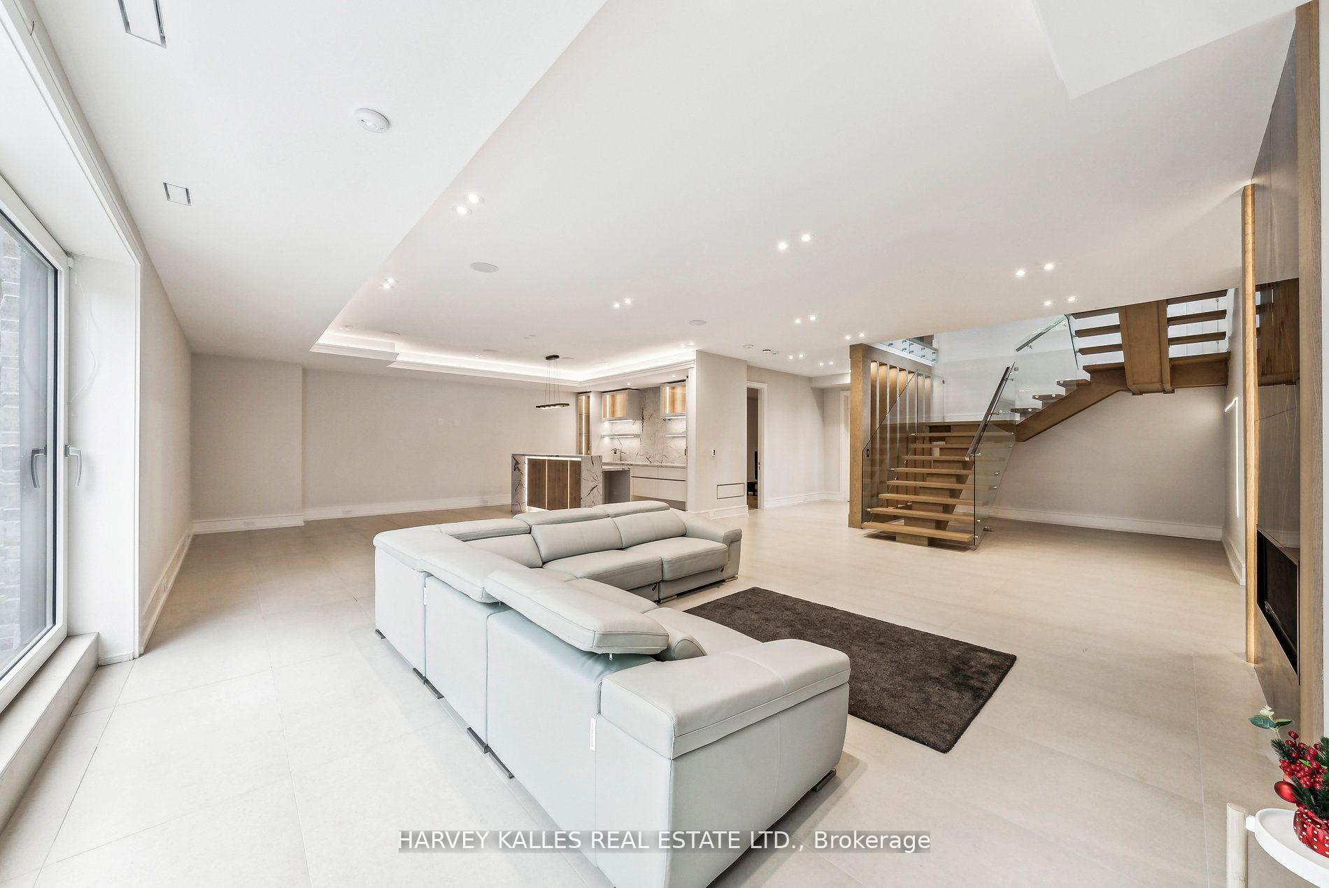 Photo 26 of 139 Newton Drive, North York, Willowdale East — HOMEH