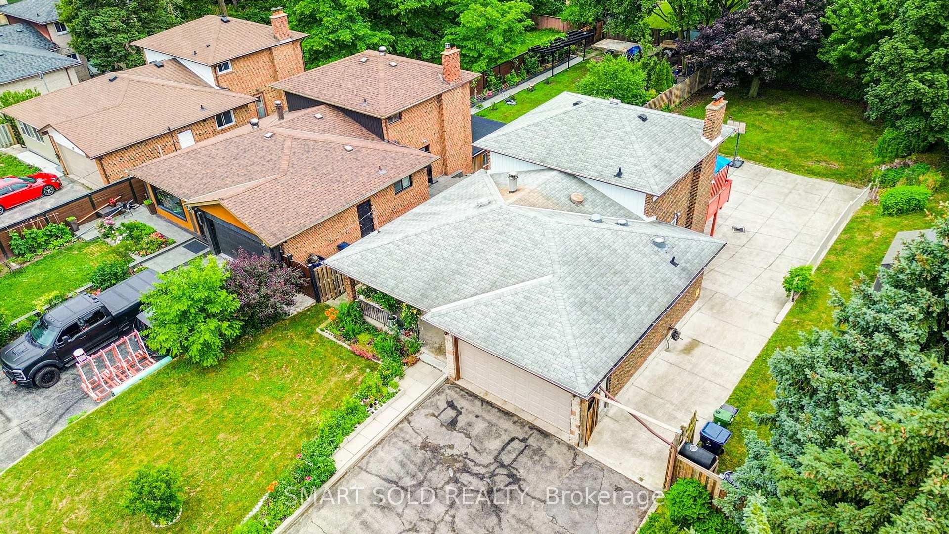Photo 2 of 56 Gatesview Avenue, Scarborough, Scarborough Village — HOMEH