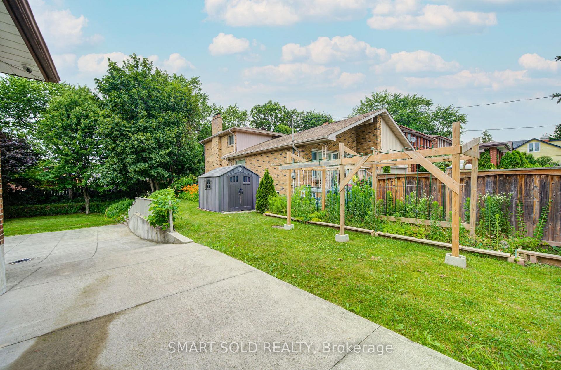 Photo 4 of 56 Gatesview Avenue, Scarborough, Scarborough Village — HOMEH