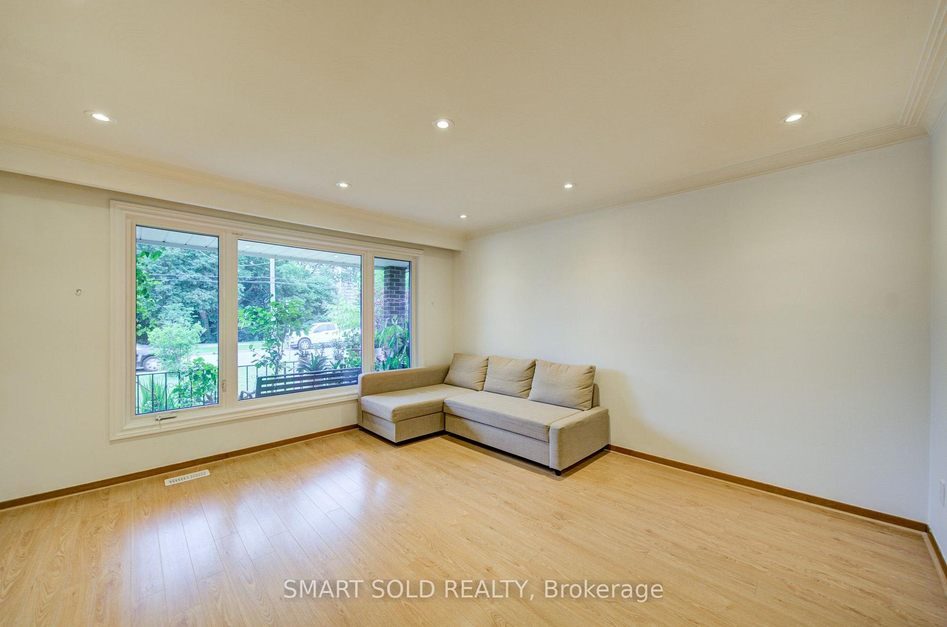 Photo 14 of 56 Gatesview Avenue, Scarborough, Scarborough Village — HOMEH