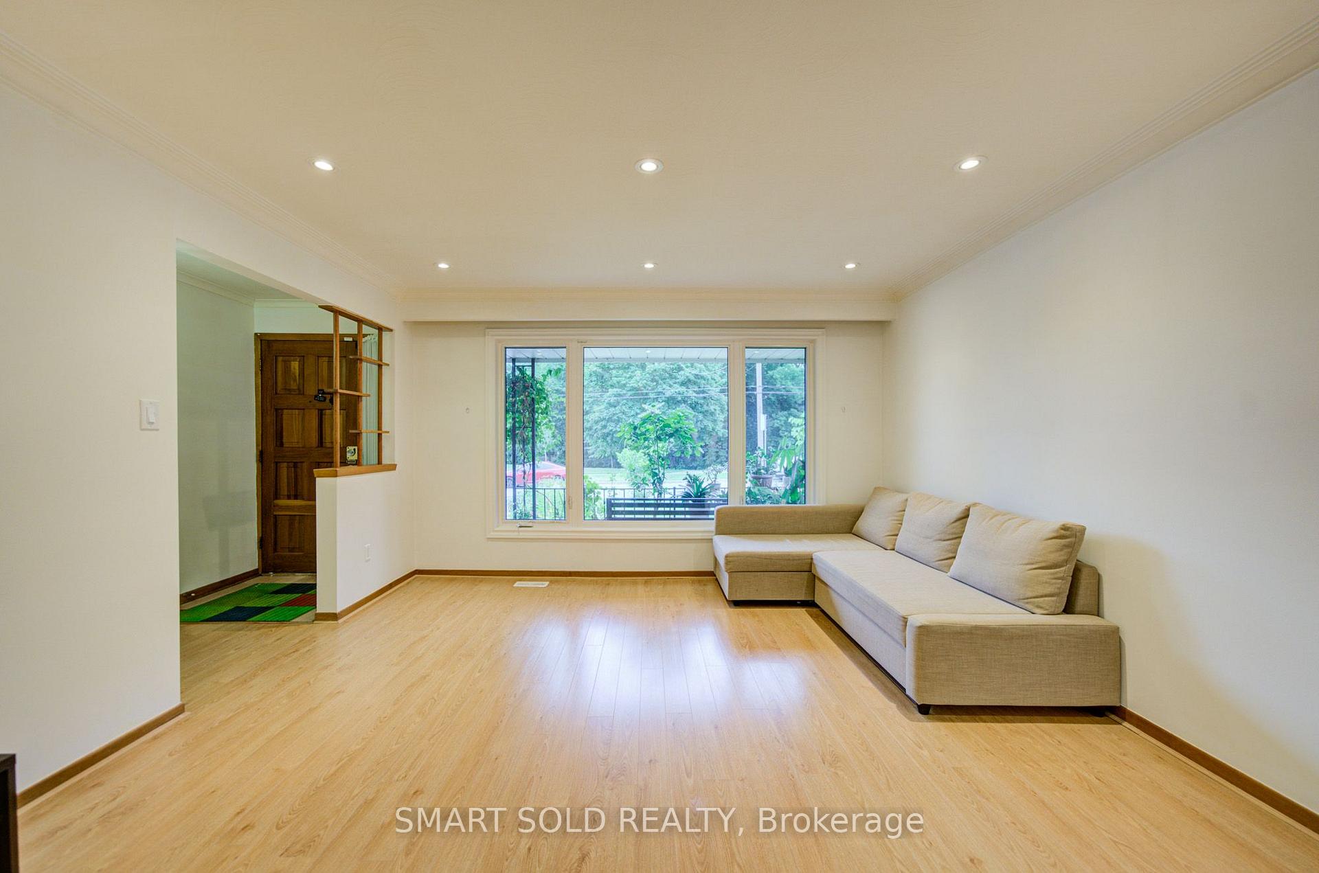 Photo 15 of 56 Gatesview Avenue, Scarborough, Scarborough Village — HOMEH