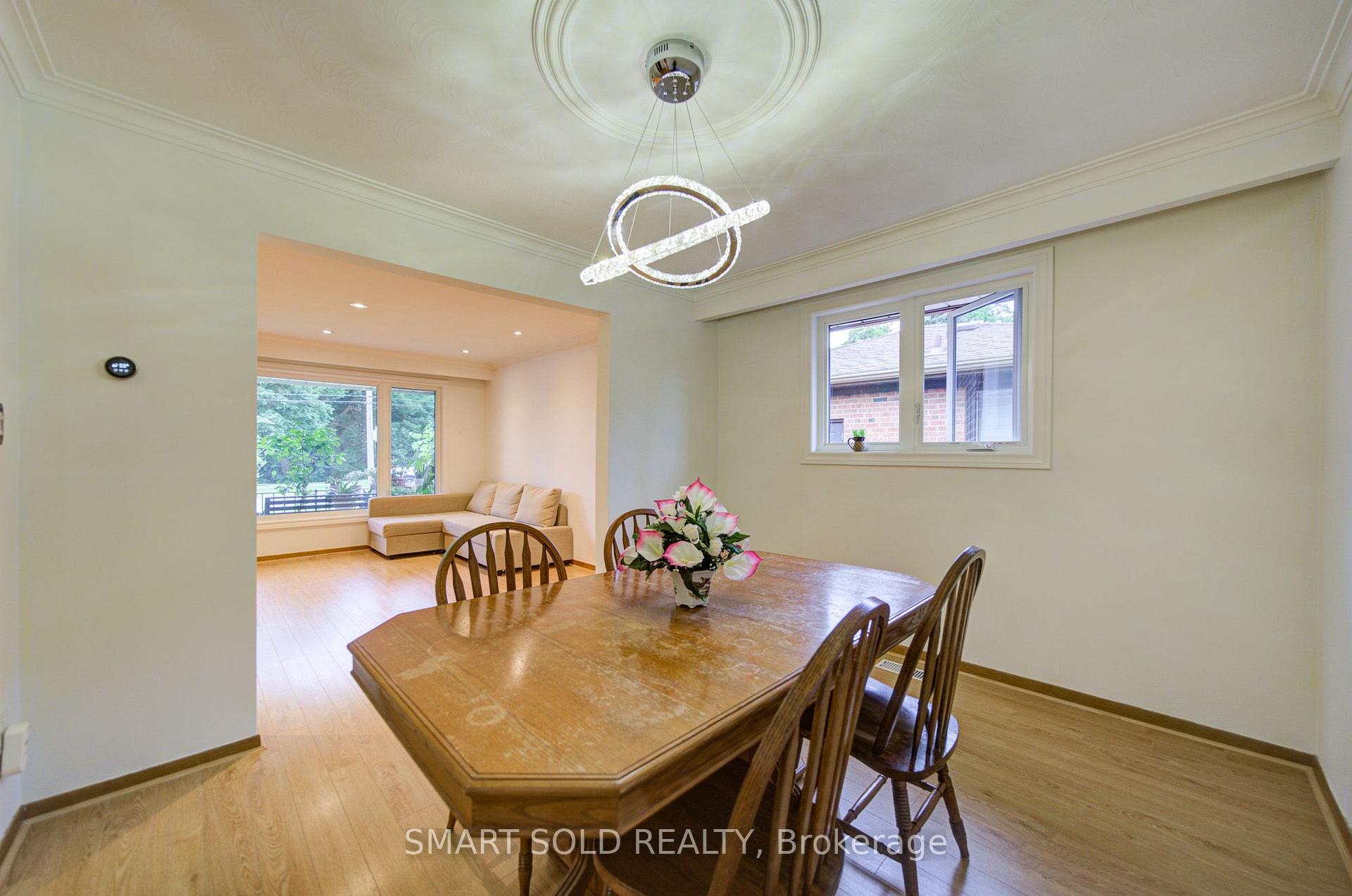 Photo 17 of 56 Gatesview Avenue, Scarborough, Scarborough Village — HOMEH
