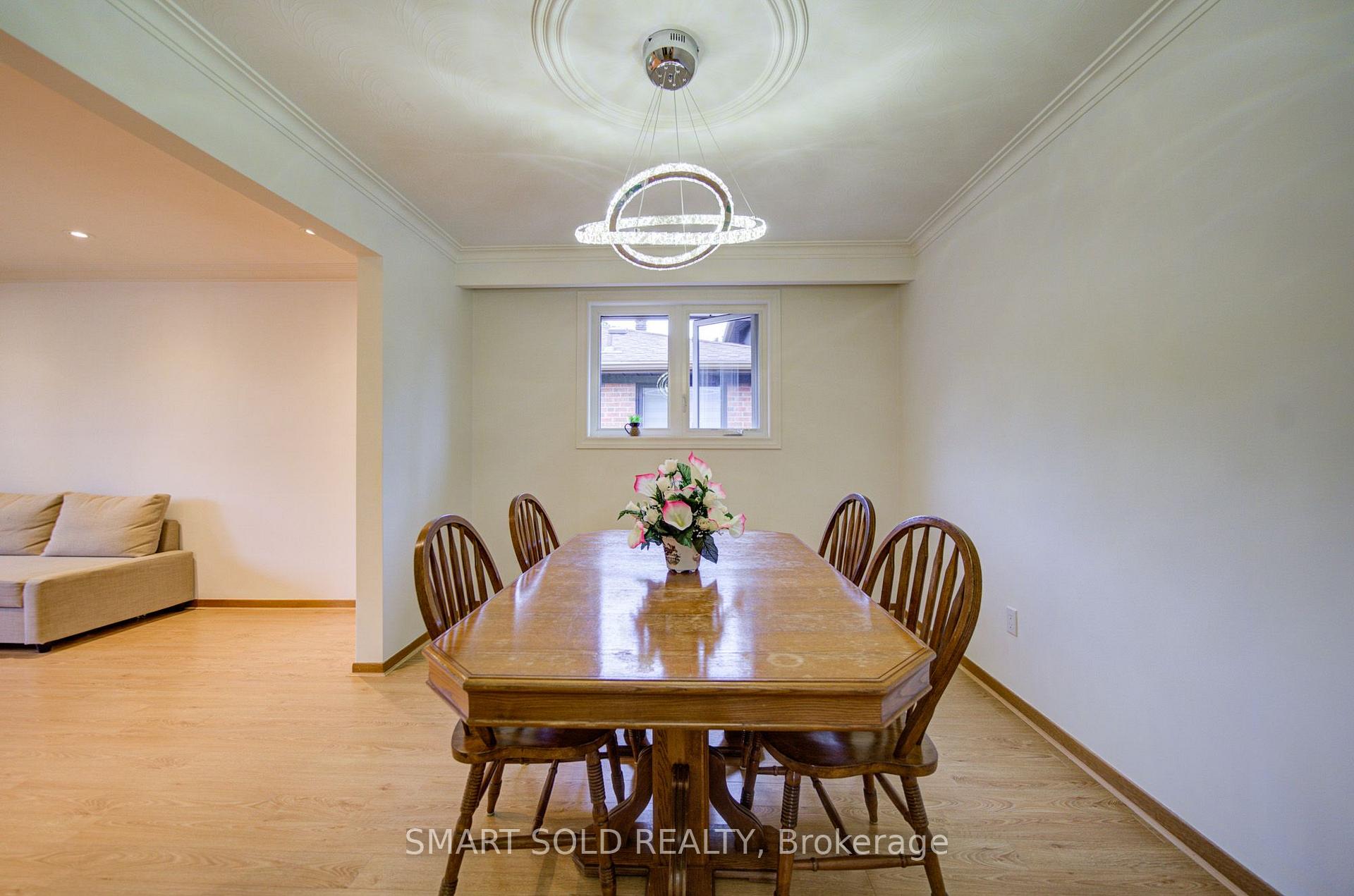 Photo 16 of 56 Gatesview Avenue, Scarborough, Scarborough Village — HOMEH
