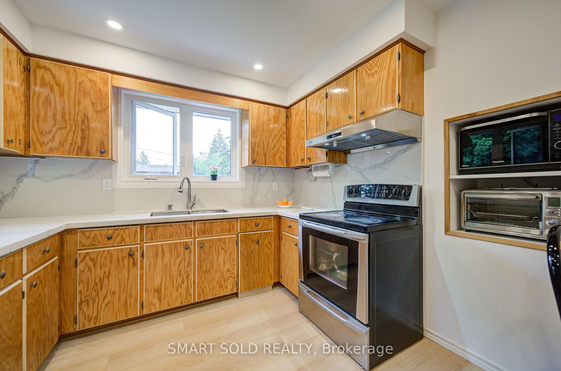 Photo 20 of 56 Gatesview Avenue, Scarborough, Scarborough Village — HOMEH
