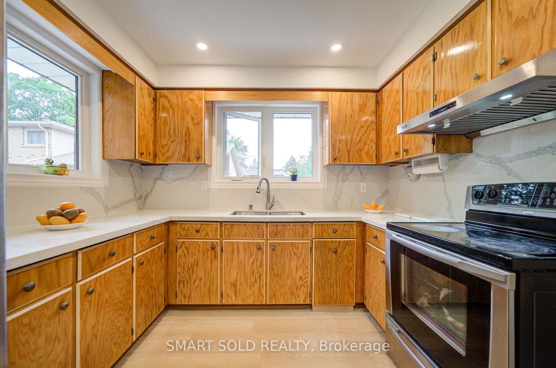Photo 21 of 56 Gatesview Avenue, Scarborough, Scarborough Village — HOMEH