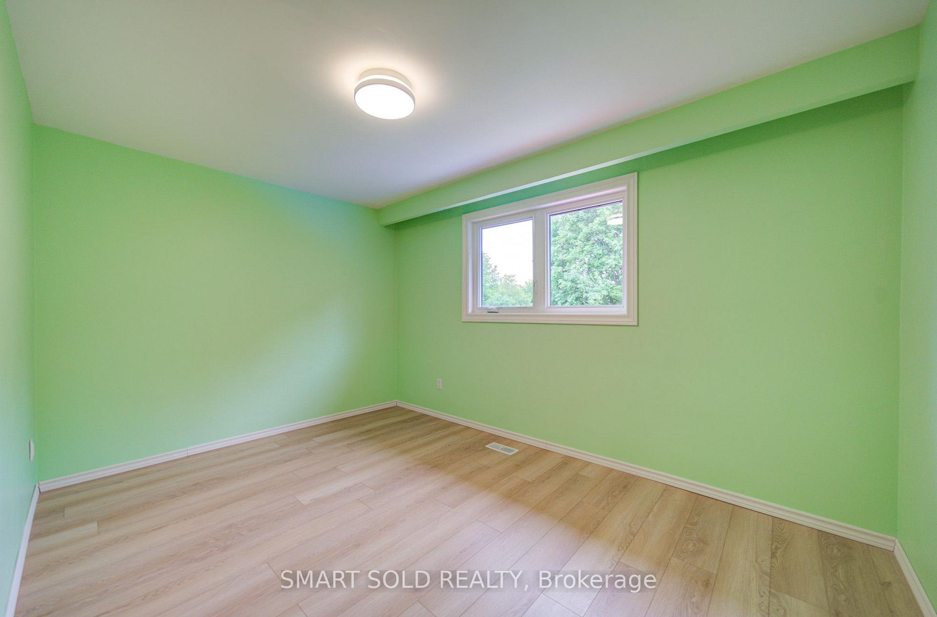 Photo 26 of 56 Gatesview Avenue, Scarborough, Scarborough Village — HOMEH