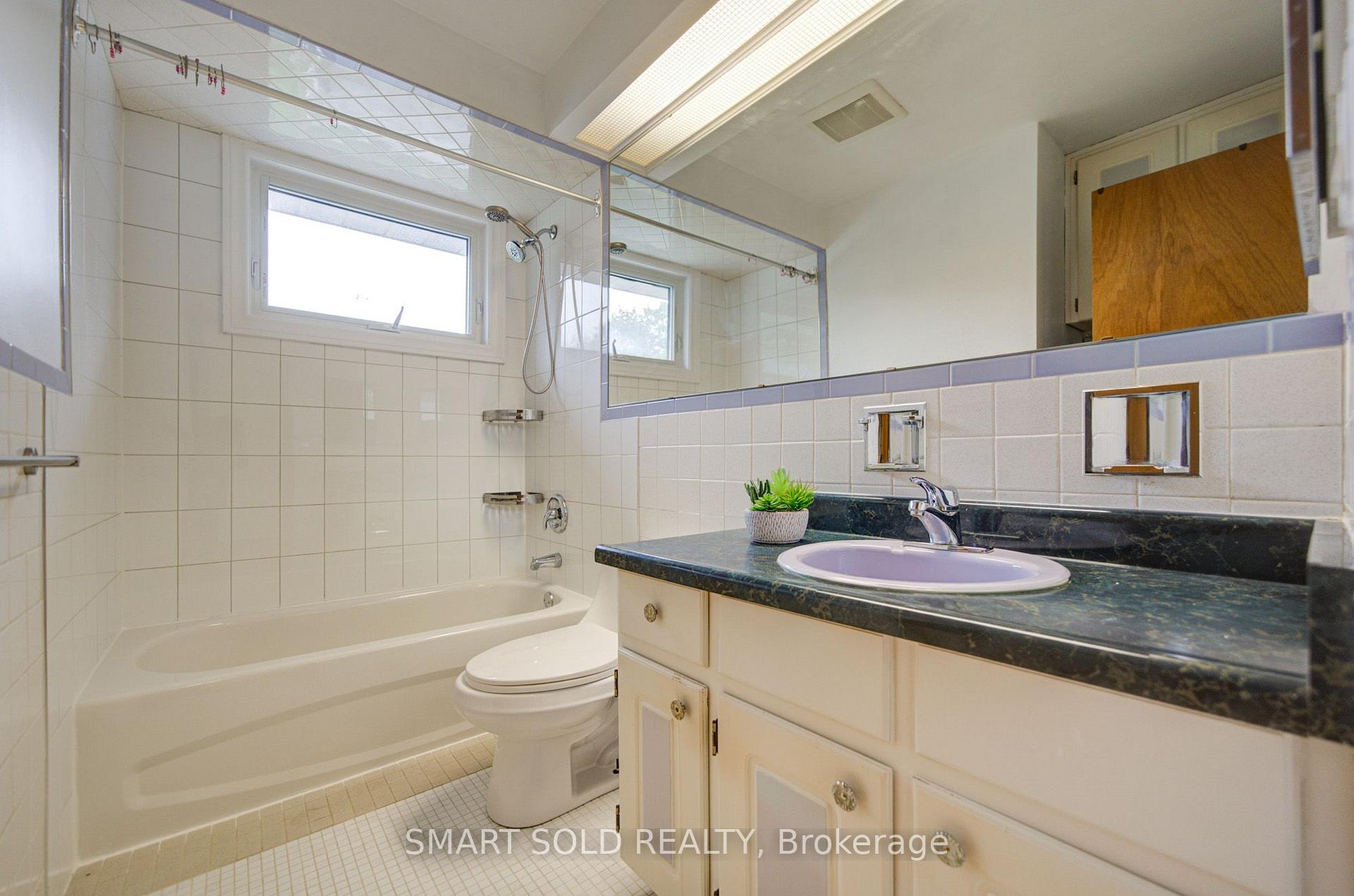 Photo 29 of 56 Gatesview Avenue, Scarborough, Scarborough Village — HOMEH